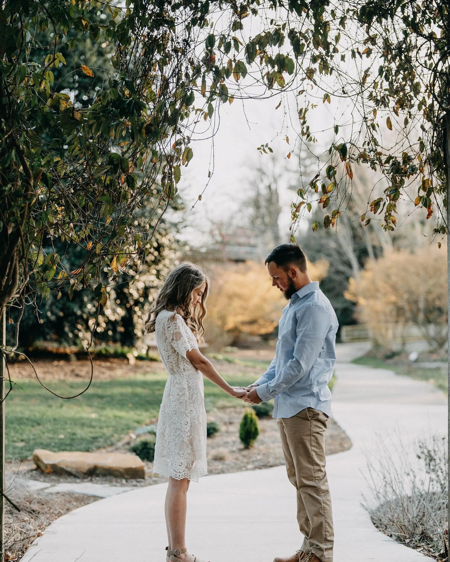 So thankful for this cute couple☺️and to get to capture their love💕. Cold engagement session💨but our hearts were warm🥰. Can&rsquo;t wait to celebrate with them!📸
.
.
.
.
.
.
.
.
#brides #charlottewedding #CharlotteWeddingPhotographers #ashevillew