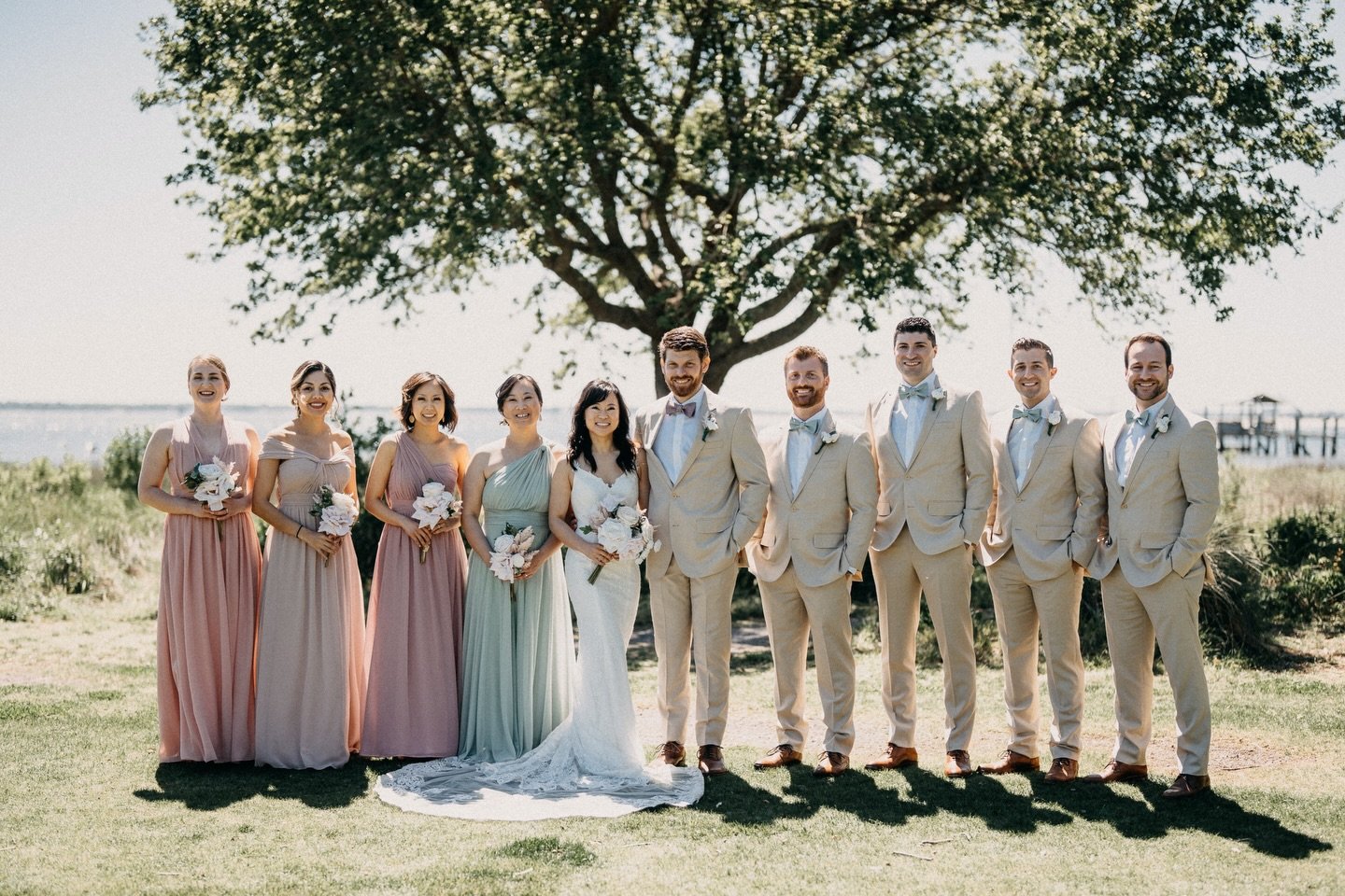 Wedding party photos! Which one is your vibe?😊Formal, candid, classy, quirky, wild, or all of the anove👍🏻I got it!👍🏻