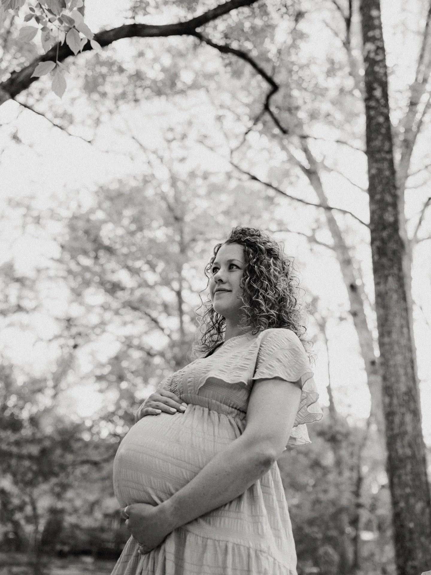 I had an absolutely adorable maternity session with @megn.n and Justin, one of my sweetest couples. Can&rsquo;t wait to meet their baby boy!