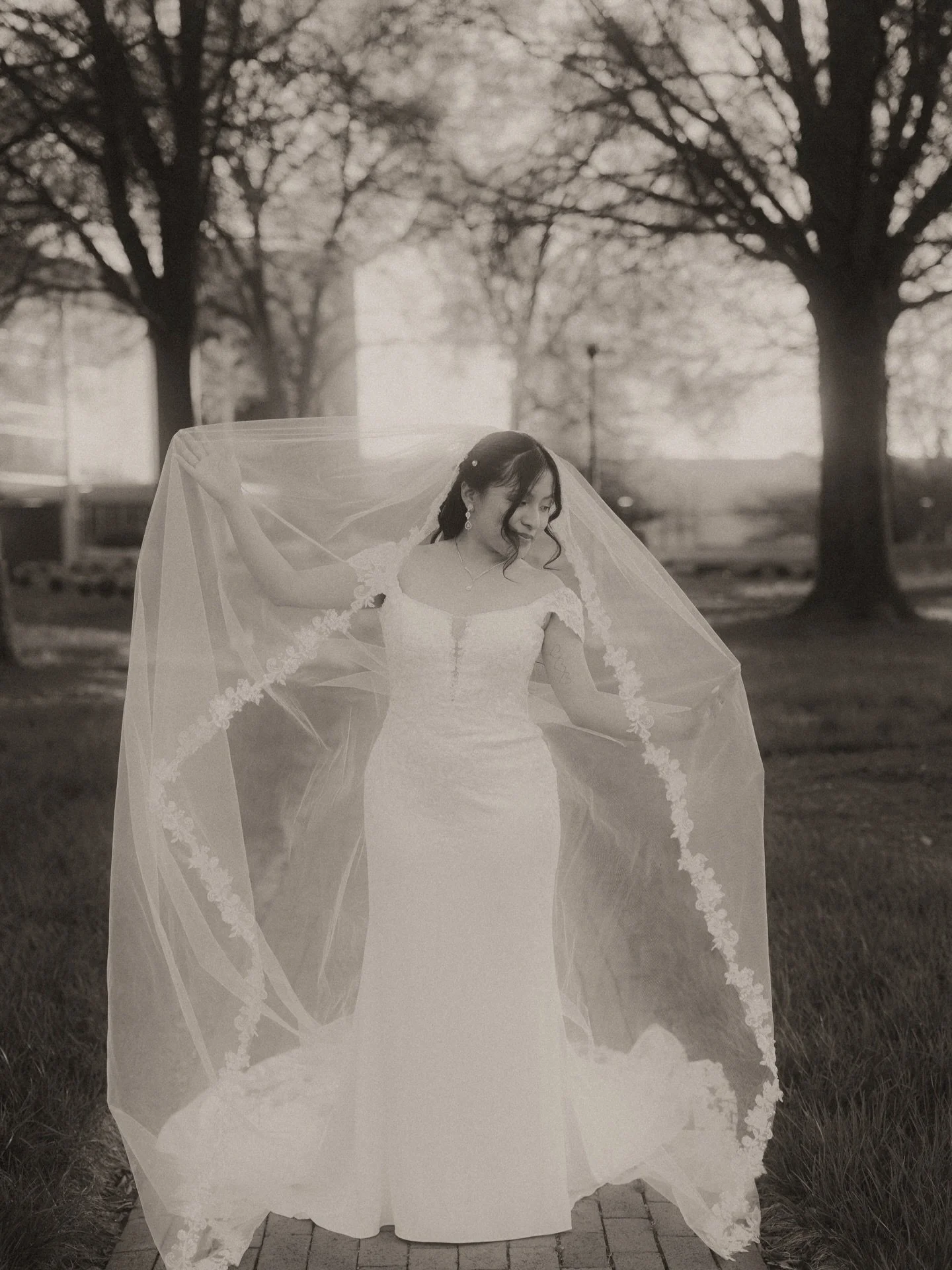 I finally reveal this gorgeous bride. She&rsquo;s glowing. She&rsquo;s shining. She&rsquo;s astounding. 😍😍