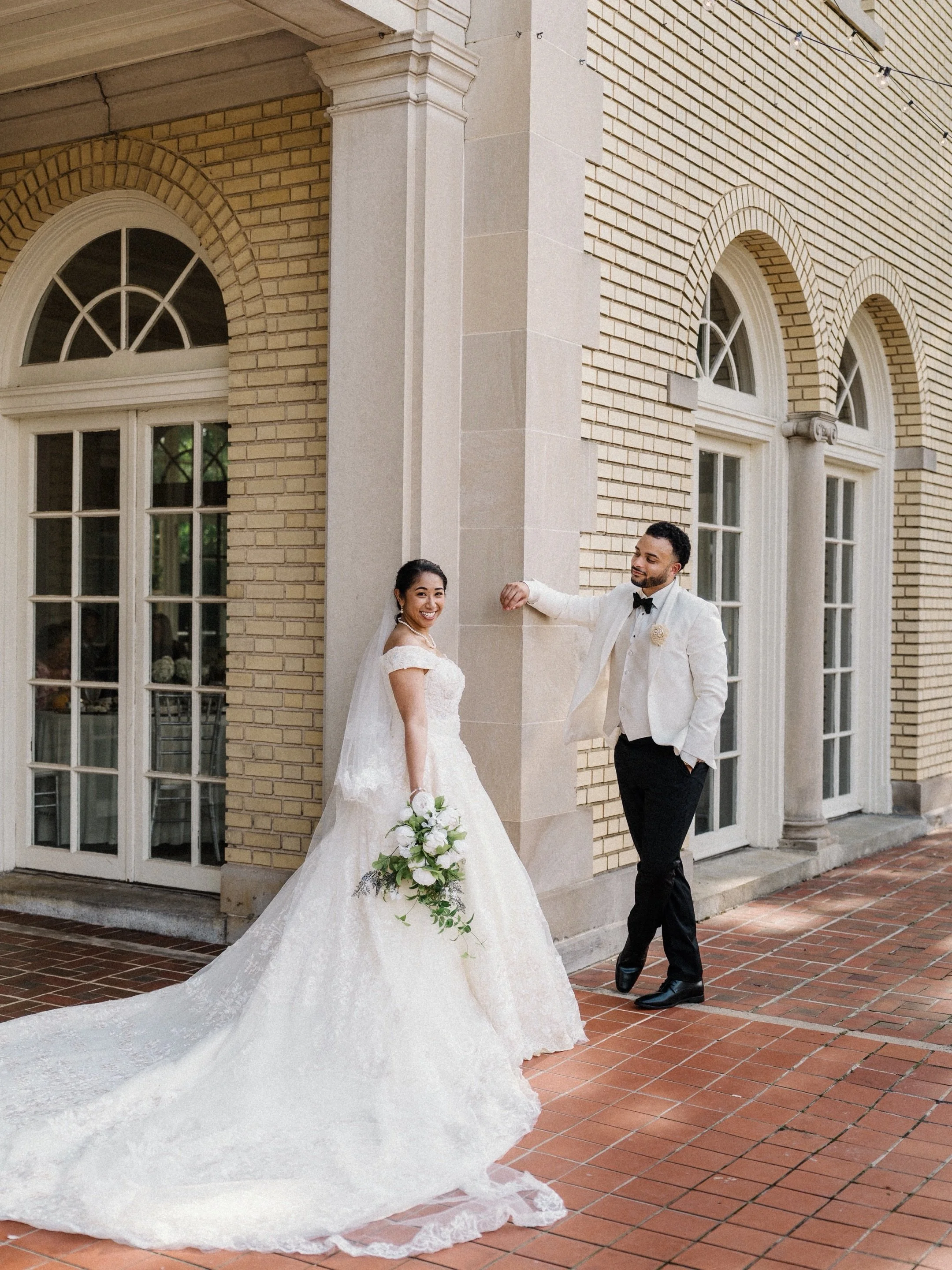 It was supposed to rain. Thankfully, it held off. We quickly changed the ceremony plan! The Sun came out to celebrate Gus &amp; Kassey&rsquo;s wedding. Then everything was just perfectly beautiful even the rainy send-off !❤️ 
Venue @separkmansion 
Ha