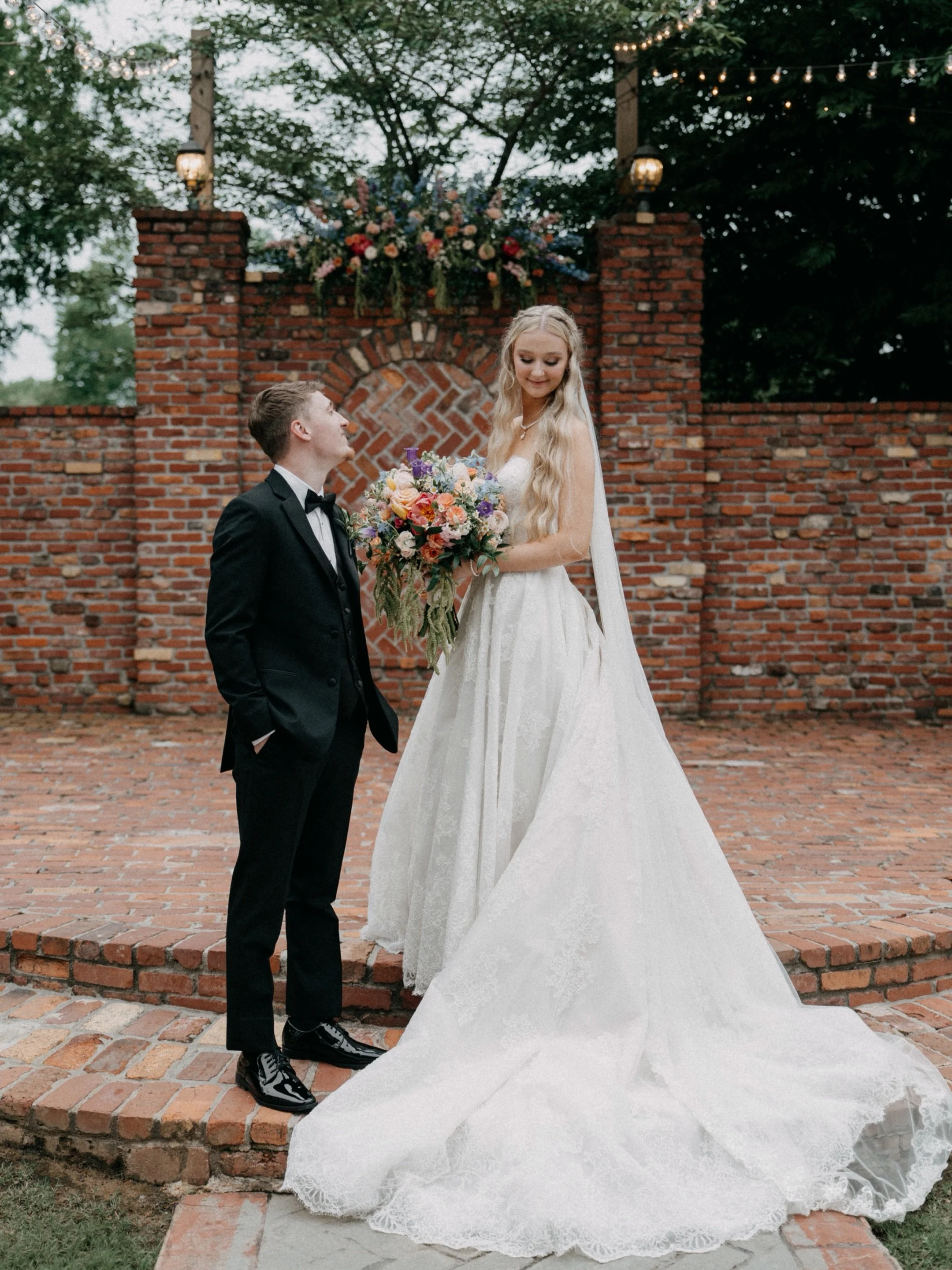 What a gorgeous wedding! @nicholas._.hayes &amp; @anna.johnss did it! My beautiful niece and her HUSBAND!!
Venue @carlhouseevents 
Hair/Makeup @artistrybyshannon 
Cake @artfulcakerybyjulie 
Getaway car @bakerclassiccarsatl 
DJ @emeraldempireband