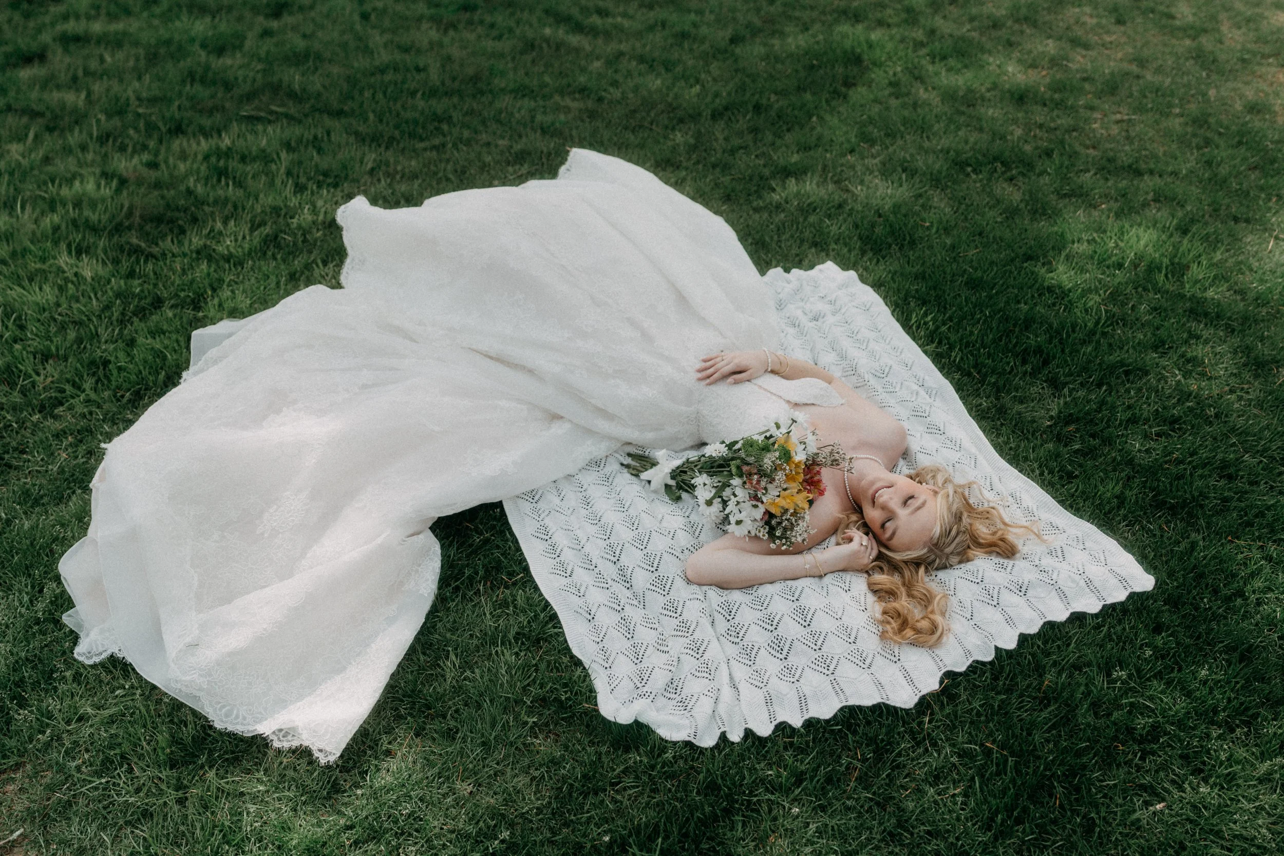 Elegant &amp; Relaxed Bridal Portraits at Carl House in Auburn, GA