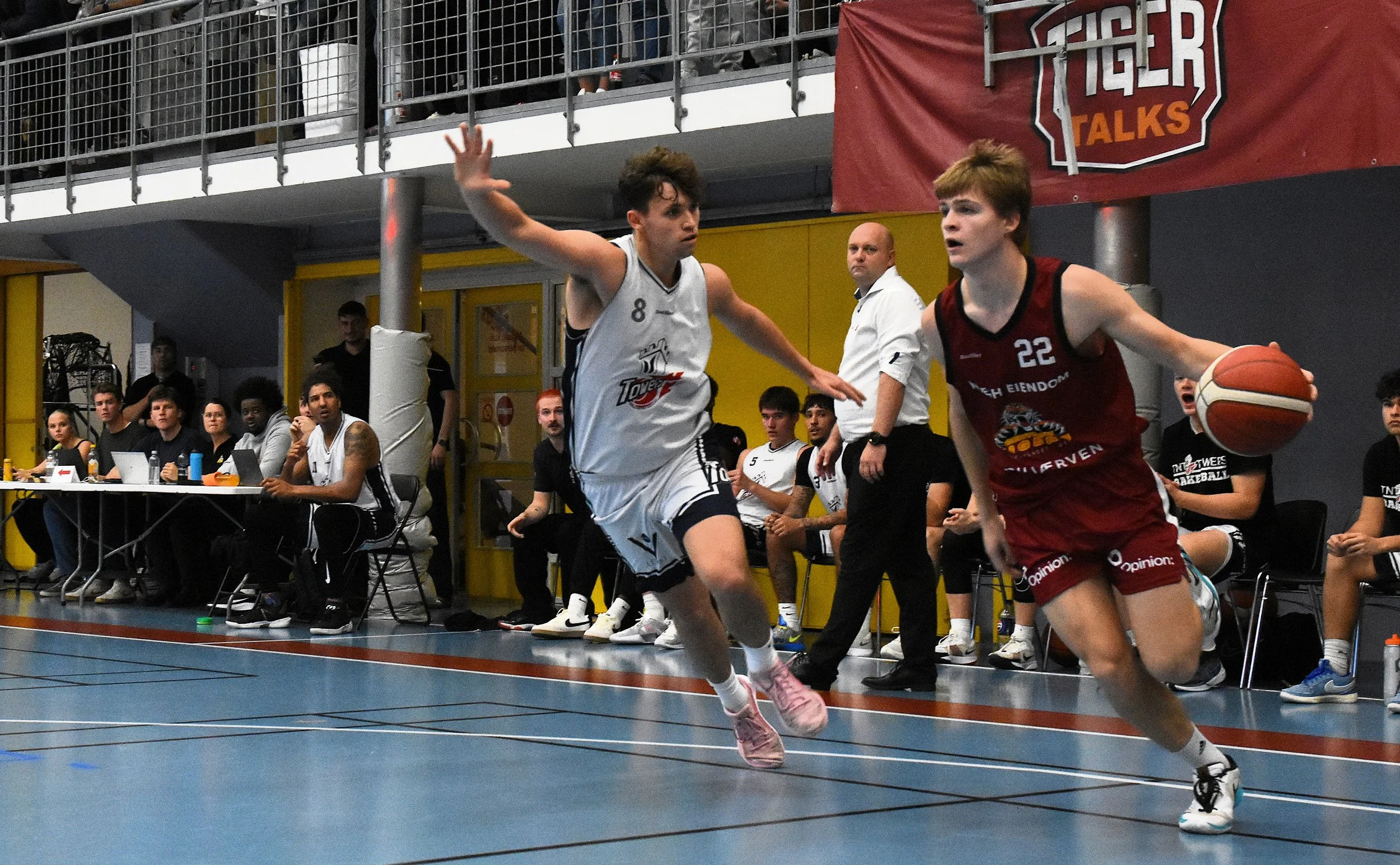 UKAS ORD ER "STOLTHET"