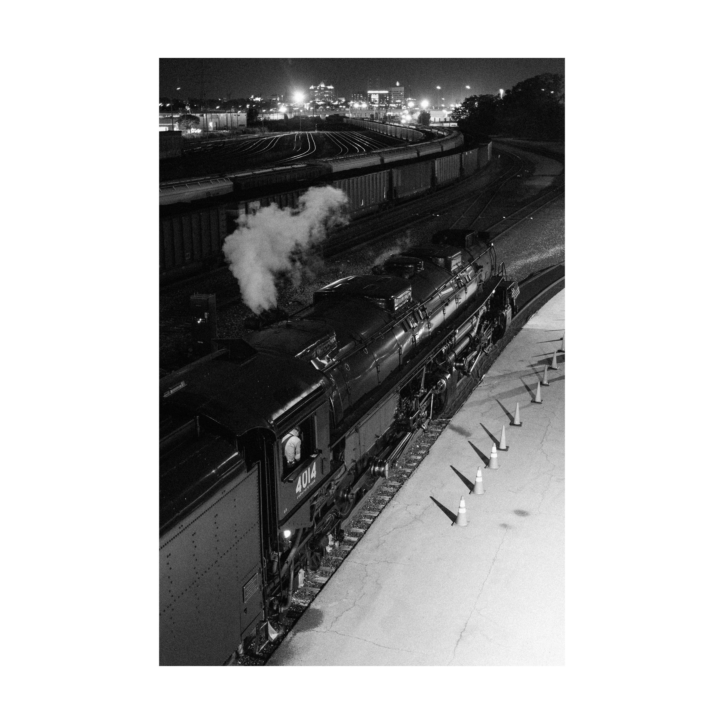 Rail Noir_square.jpg