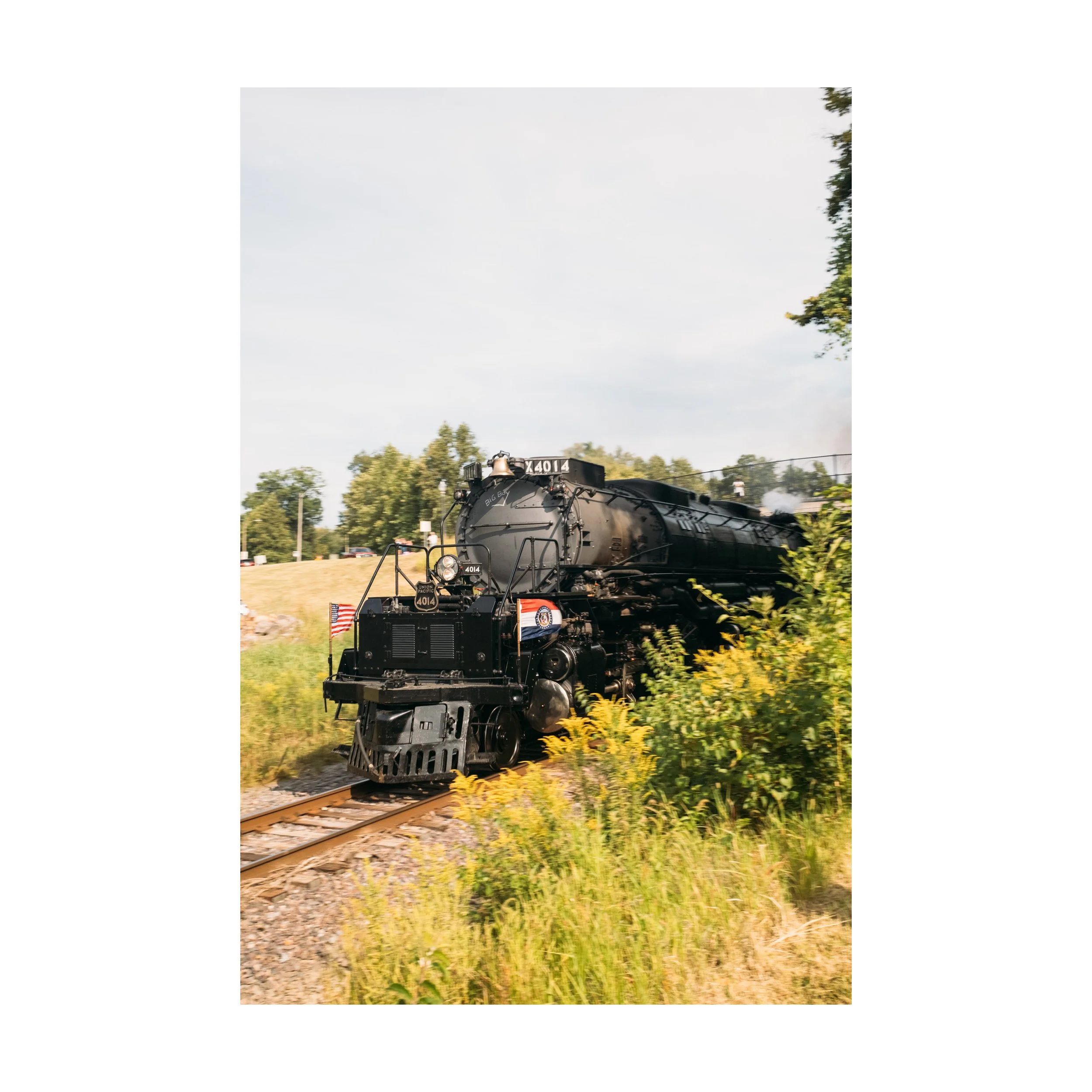 Big Boy Approaching Carondelet_square.jpg
