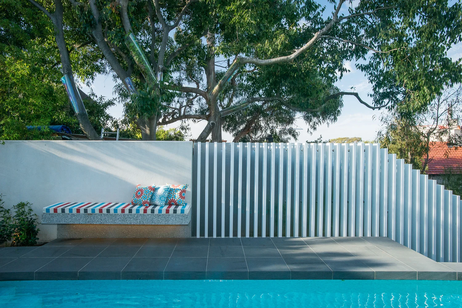 "Live in Landscape has displayed great skill in the use of natural stone. The 900mm 'barrels' were an overwhelming feature that not many tradesmen would get right. The end result is a stunning testament to Graham Bradtke and his team  ."&nbsp;-Judges Comments, Walling in the Landscape -Victorian Landscape Awards 2008