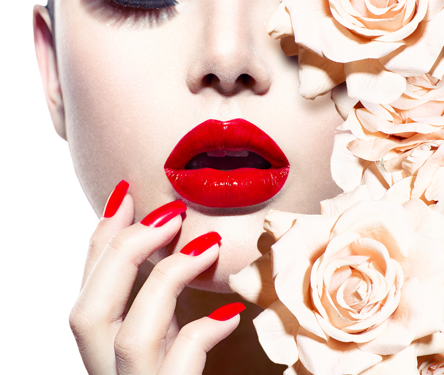 spring-2015-makeup-trends-lipstick-tutorial-main-image.jpg