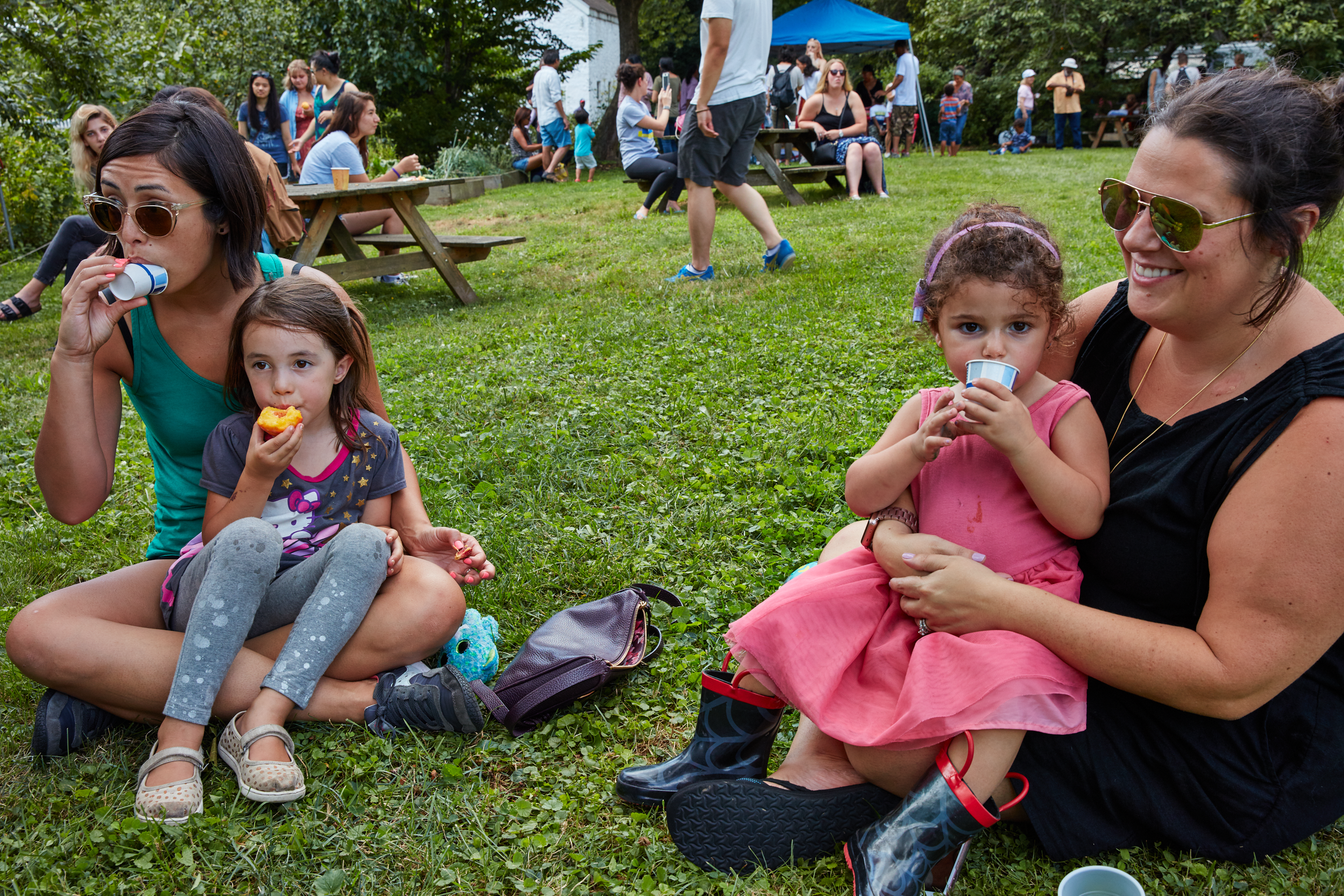 04-08-18_WoodfordMansion-PeachFestival_377.png