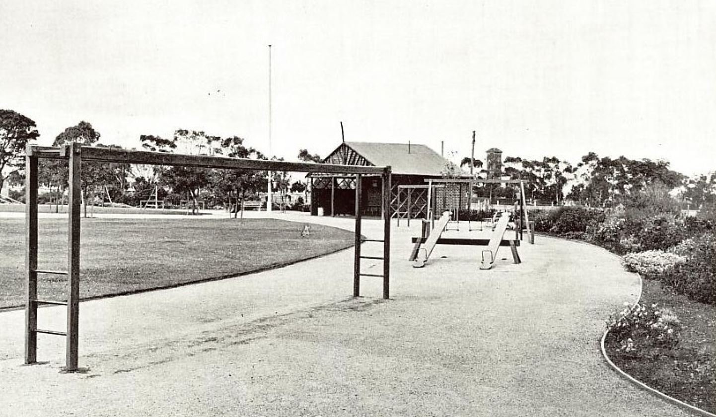 02_West Tce playground 1928 -b -ACC archives.JPG