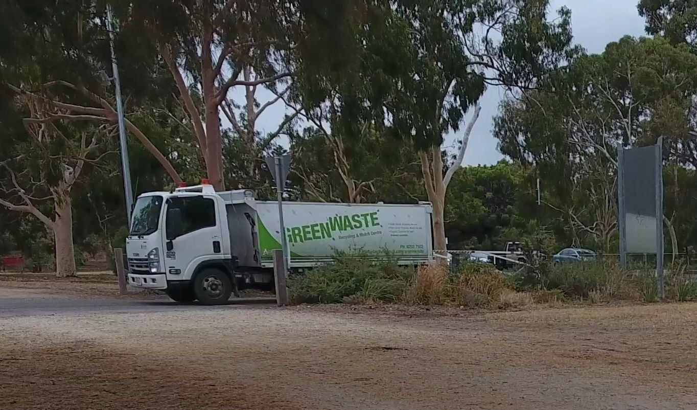 07_Green waste truck.jpg