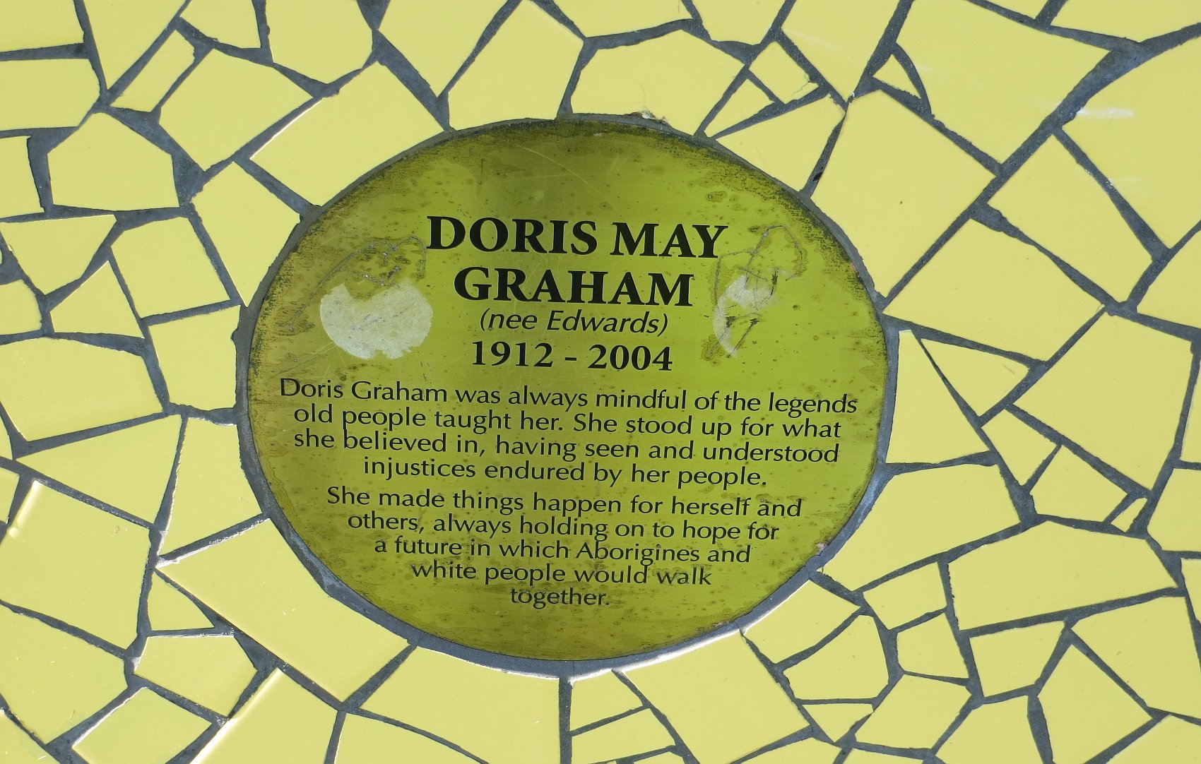 17_doris-may-graham-memoria-plaque.jpg