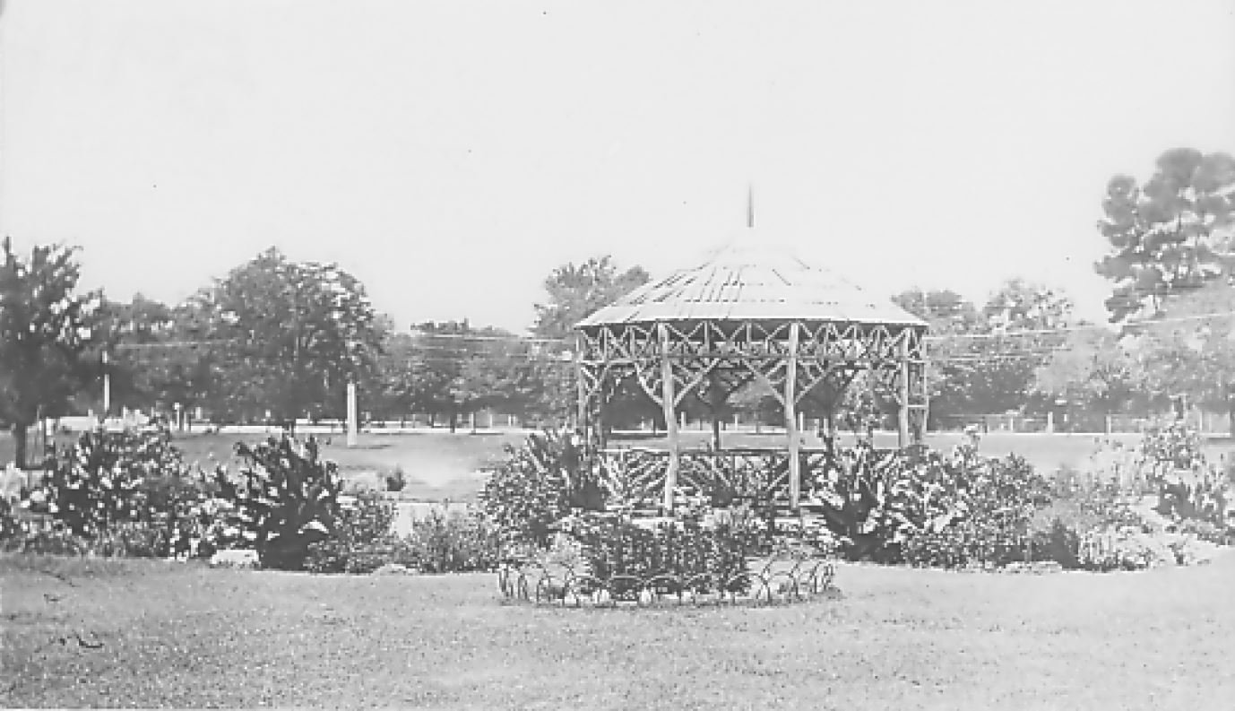 Osmond Gardens pergola in 1913