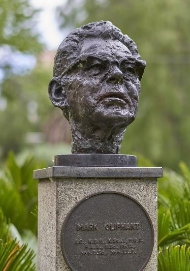 Dowie's bust of Sir Mark Oliphant (1968)