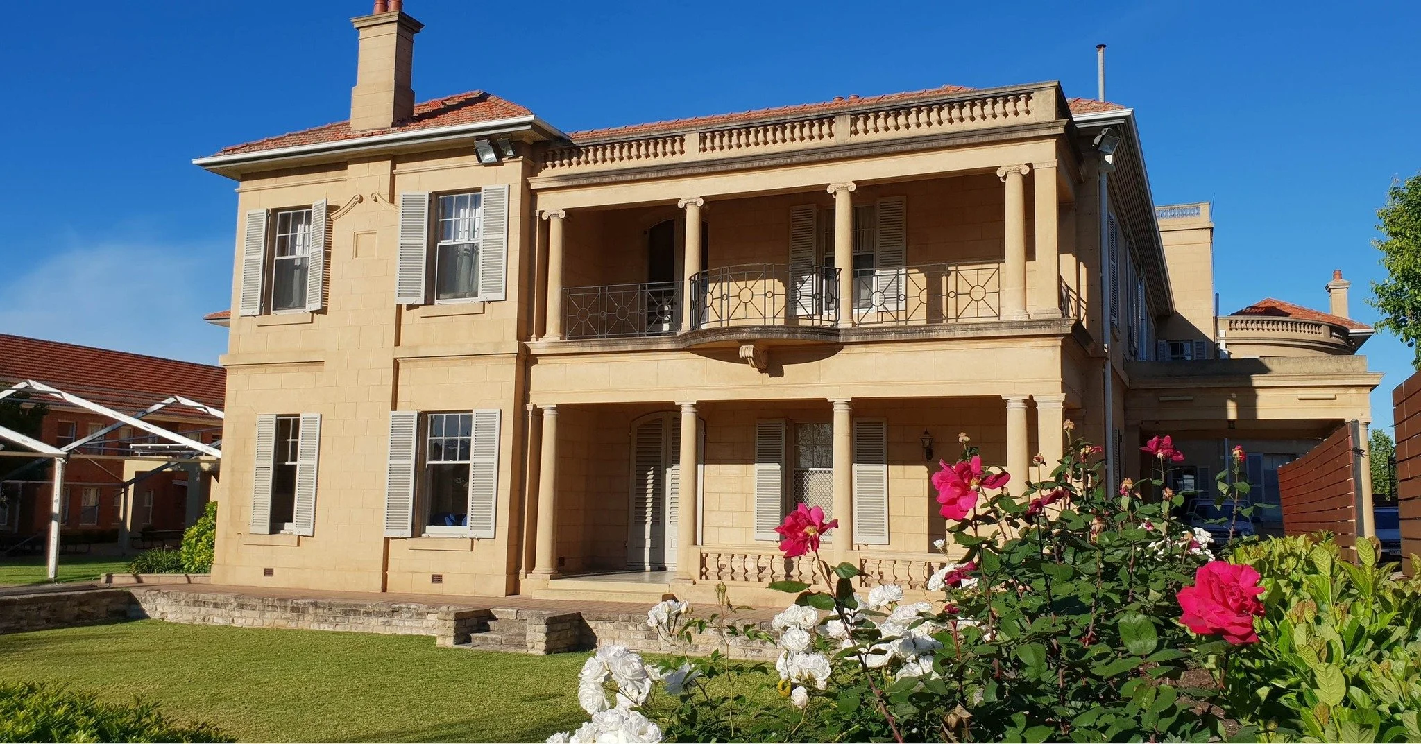 Our Guided Walk this Sunday around the two formal gardens of North Adelaide in your #adelaideparklands includes info about the stately homes that border both Brougham Gardens and Palmer Gardens (Parks 28 and 29). Learn who lived there and their place