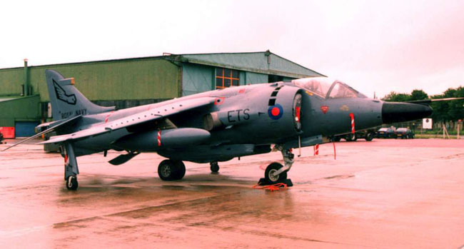 Naval GR3 XZ129 of the Engineer Traiing School, seen here at Yeovilton in 1994 (Author)