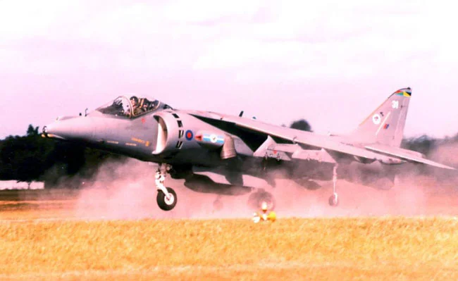 In contrasting grey camouflage ZD402/31 of 1 Sqn blasts off the runway at Farnborough in 1998 (Author)