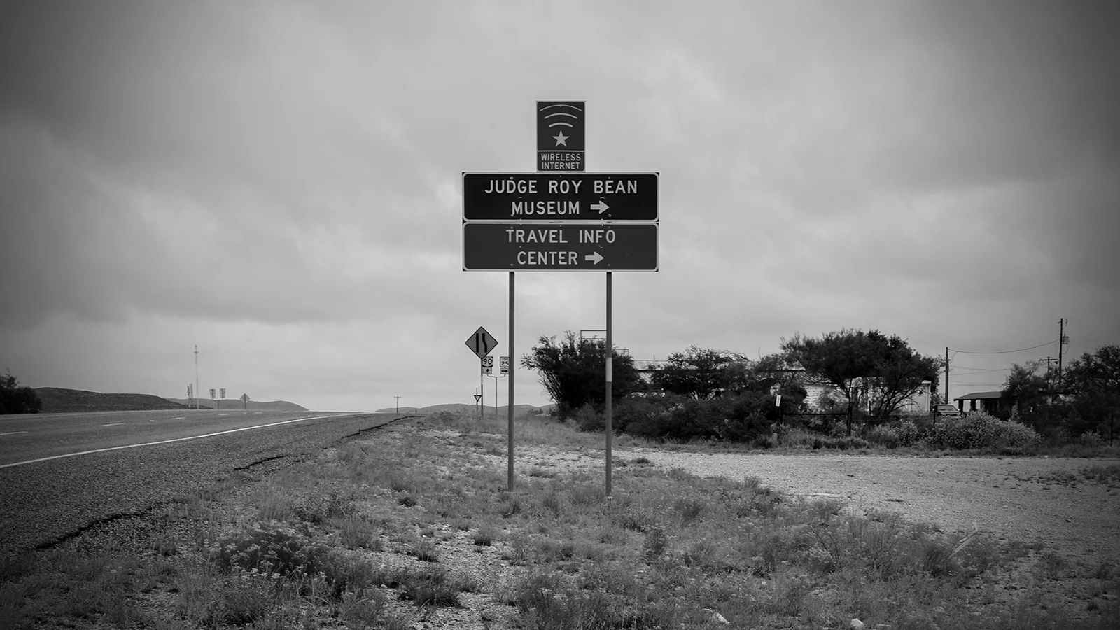 signage on US 90