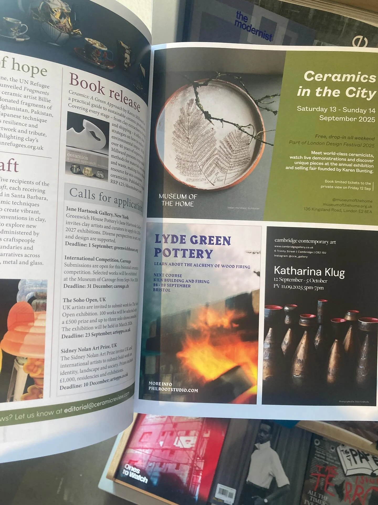 Just got my hands on the new @ceramicreview issue at @arnolfinibookshop! Thrilled to see our ad for the upcoming kiln building course (Sept 26-28th) and looking forward to the articles about Gordon Baldwin and @phoebethegorgon among many more 🔥🔥🔥