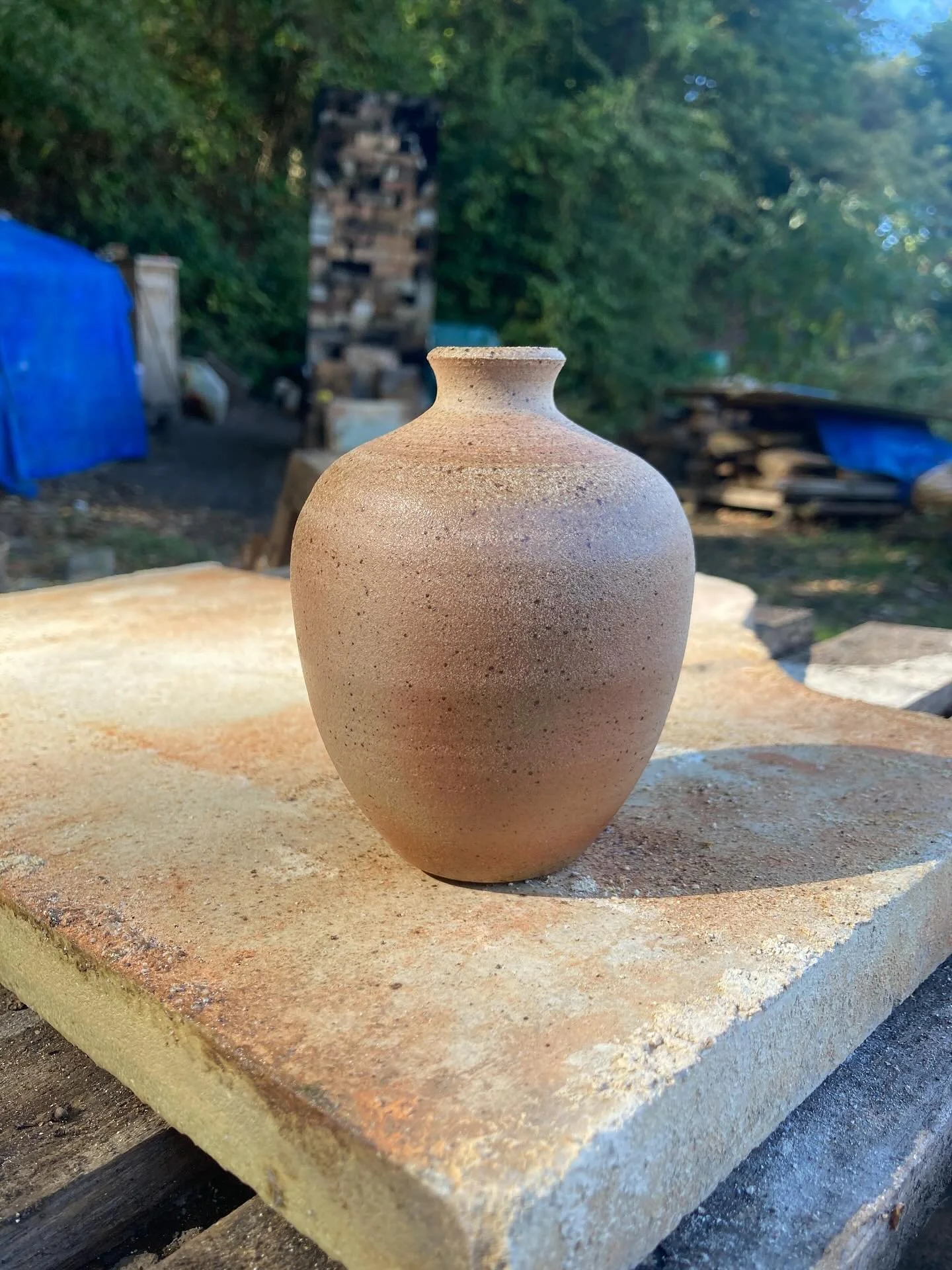A gently toasted piece by @florenceceramics squeezed into our last firing, unglazed, pure form and flame 🔥
