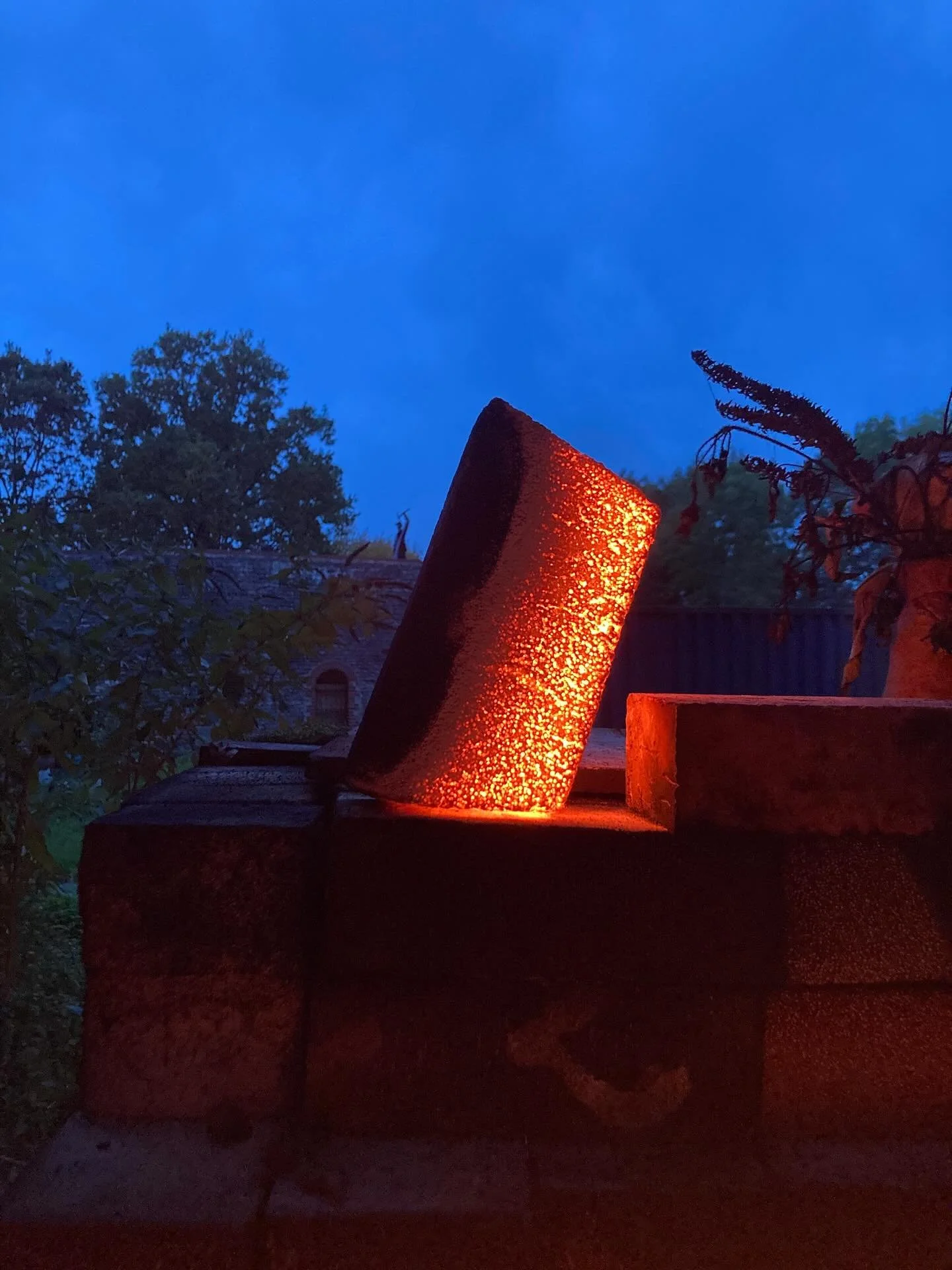 Glowing kiln brick, during the last firing with @sustainablemakers_london 🧱🔥