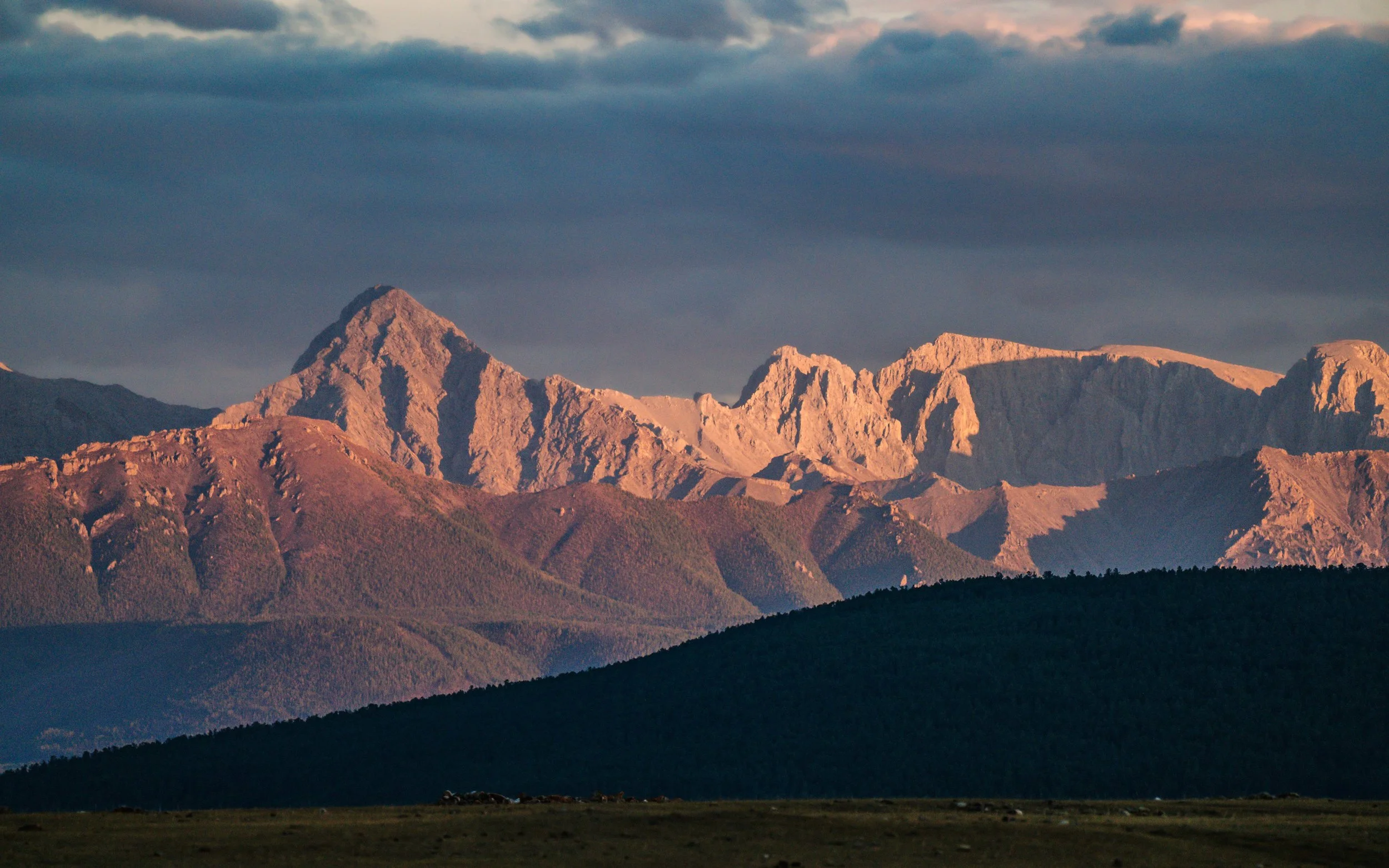 Khoridol Saridag Range - Mongolia 2.jpg