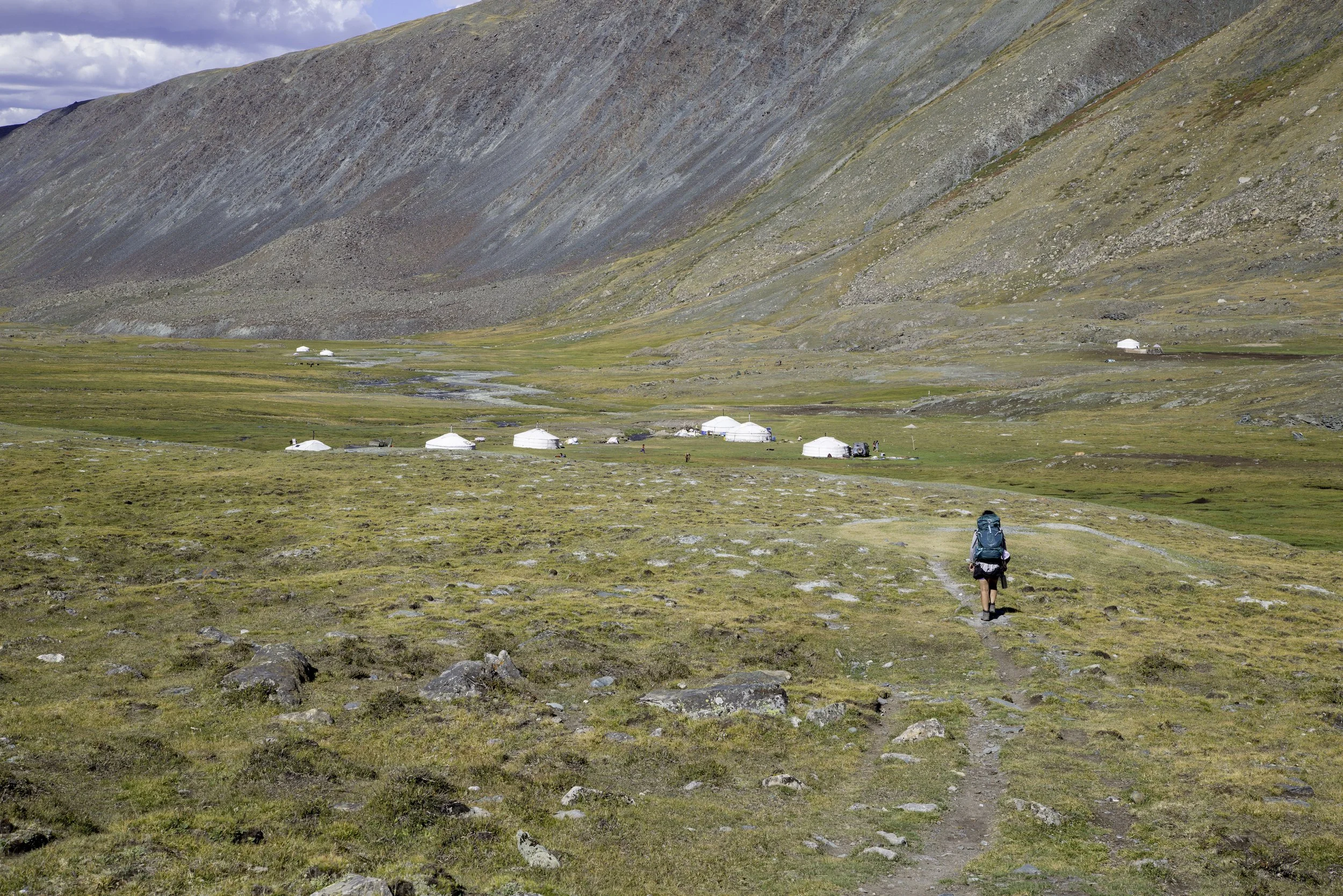 Mongolia walking tour edgewalkers 25 copy.jpg