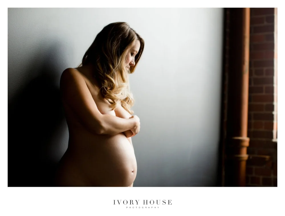 BoudoirMaternity1.jpg