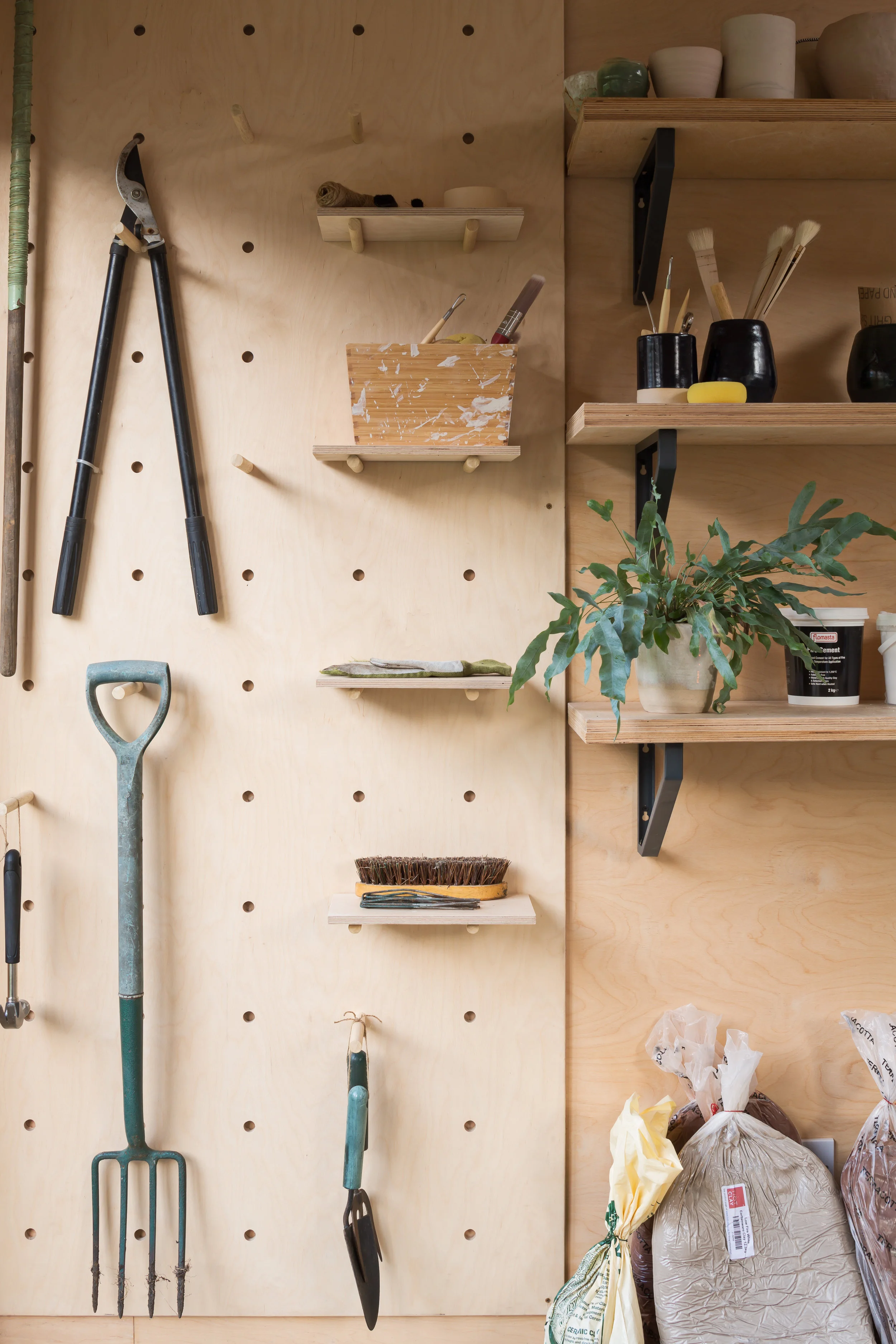 GreyGriffiths_PotteryShed_14.jpg