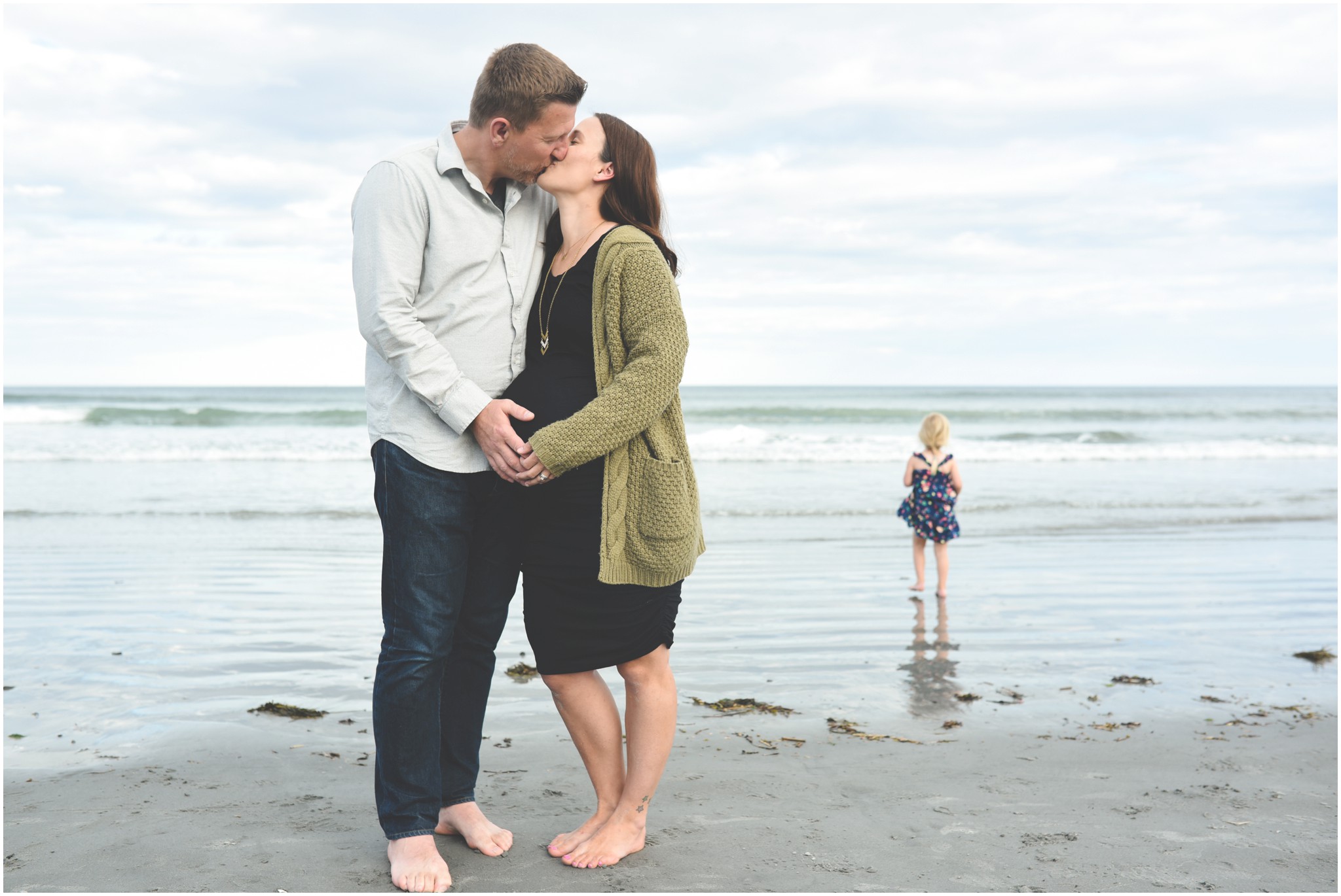 man and women kissing