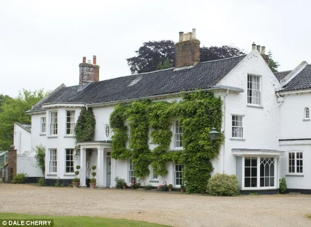 Photo © Dale Cherry