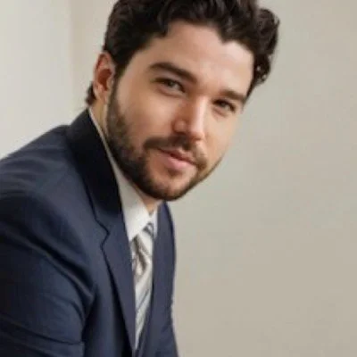 2018 headshot of Snir Levi, Cultural Strategist and Interpretive Researcher.