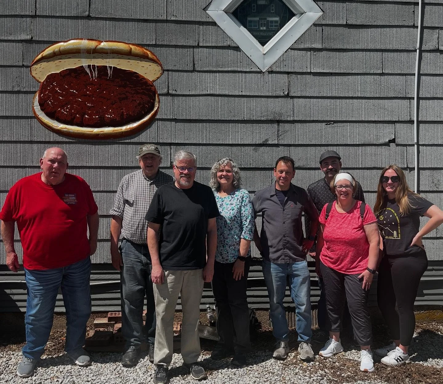 For lunch during our pre-field trip our geographers ate at the Moonshine Store. This establishment is well known for its grilled hamburgers (i.e, Moonburgers) and has appeared on the Travel Channel, Food Network, and CBS Morning Show among many other