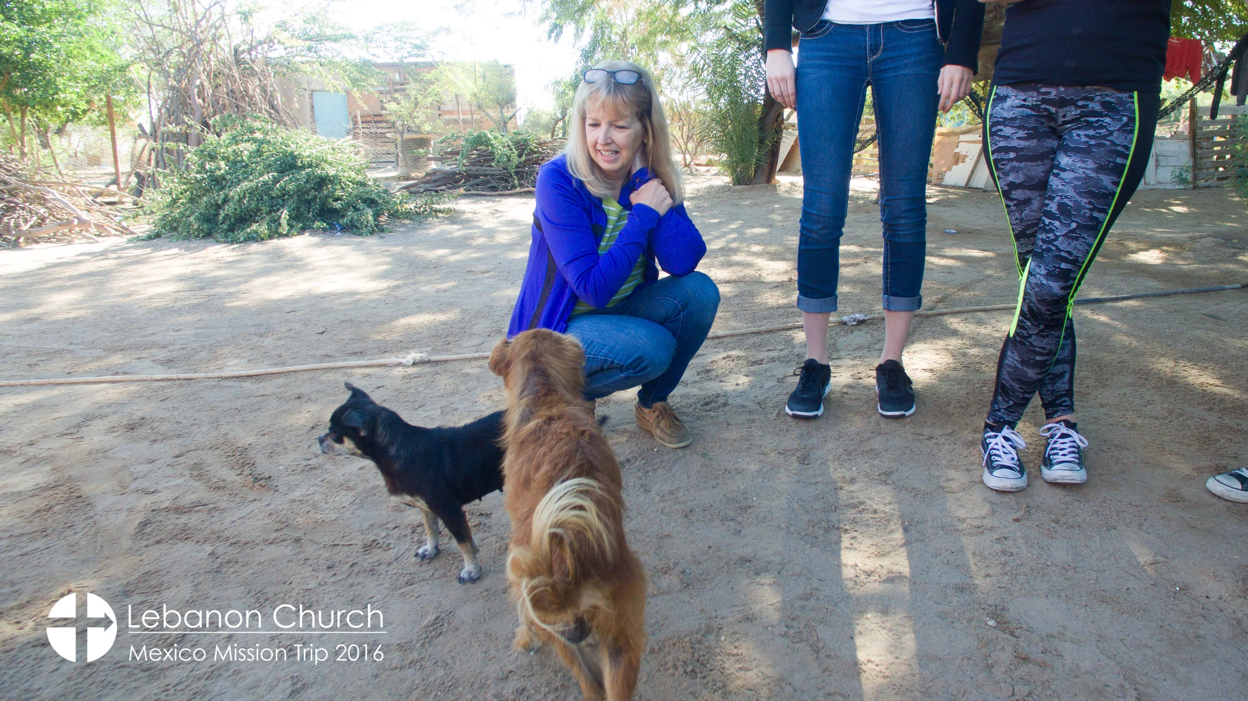 Leslie and some of the dogs at Miguel's house.