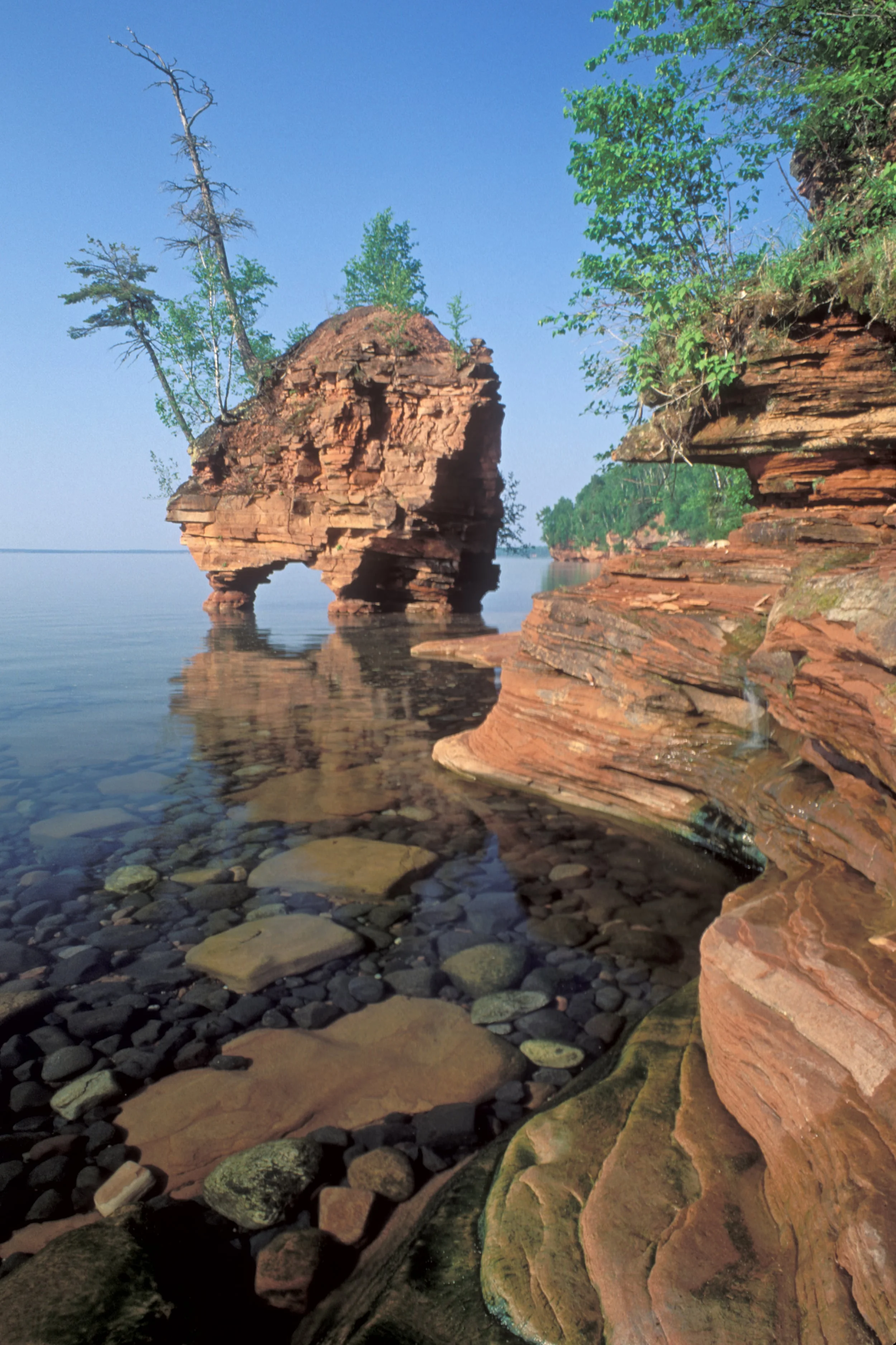 Jewels of Lake Superior Along windswept beaches and cliffs, visitors experience where water meets land and sky, culture meets culture, and past meets present. The 21 islands and 12 miles of mainland host a unique blend of cultural and natural resources. Lighthouses shine over Lake Superior and the new wilderness areas. Visitors can hike, paddle, sail, or cruise to experience these Jewels of Lake Superior. For more information about visiting the Apostle Islands National lakeshore, follow this link- http://www.nps.gov/apis/index.htm