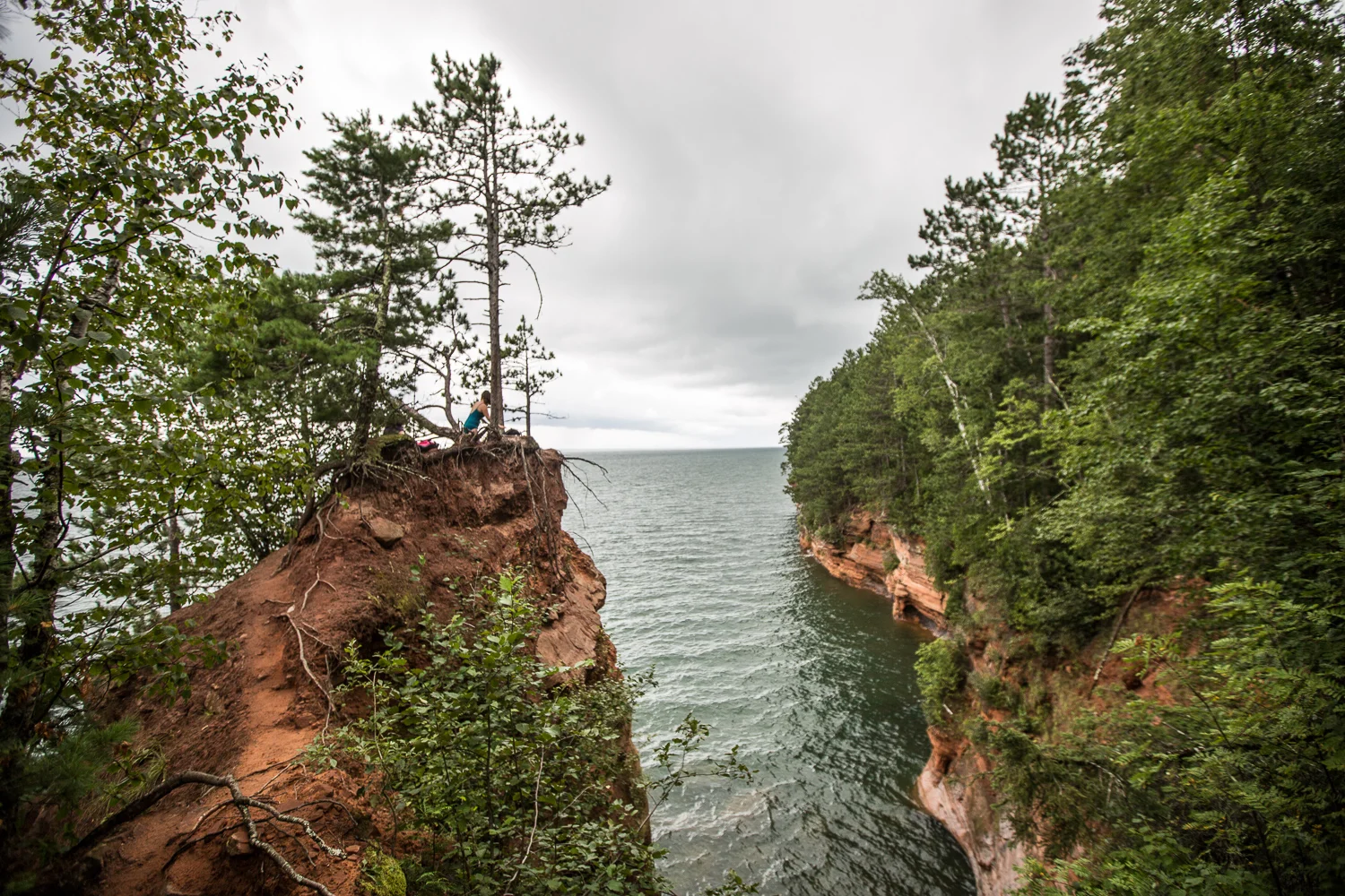 The trail to the sea caves