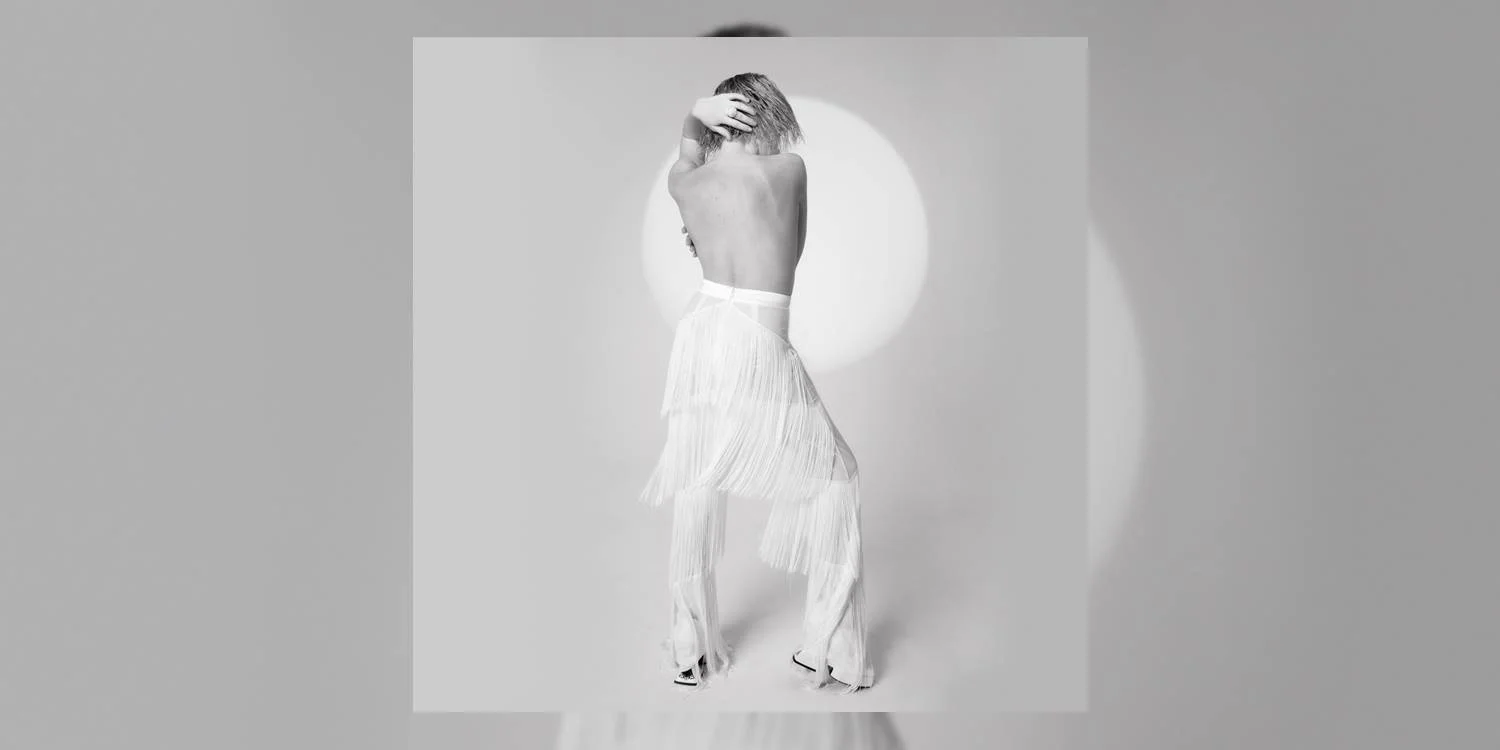 Albumism_CarlyRaeJepsen_Dedicated_MainImage.jpg