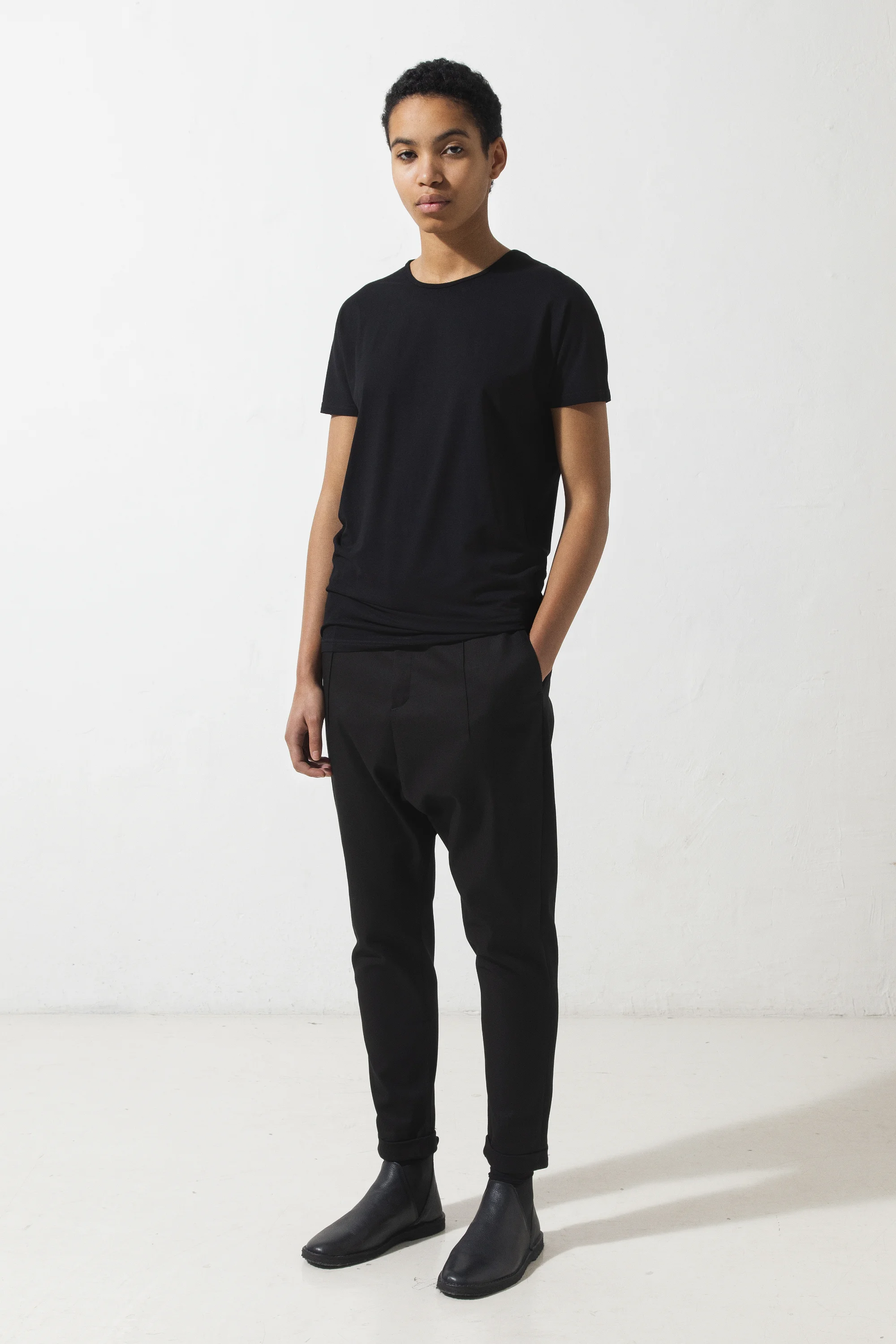 nomennescio_408_basic_t-shirt_w_1.jpg