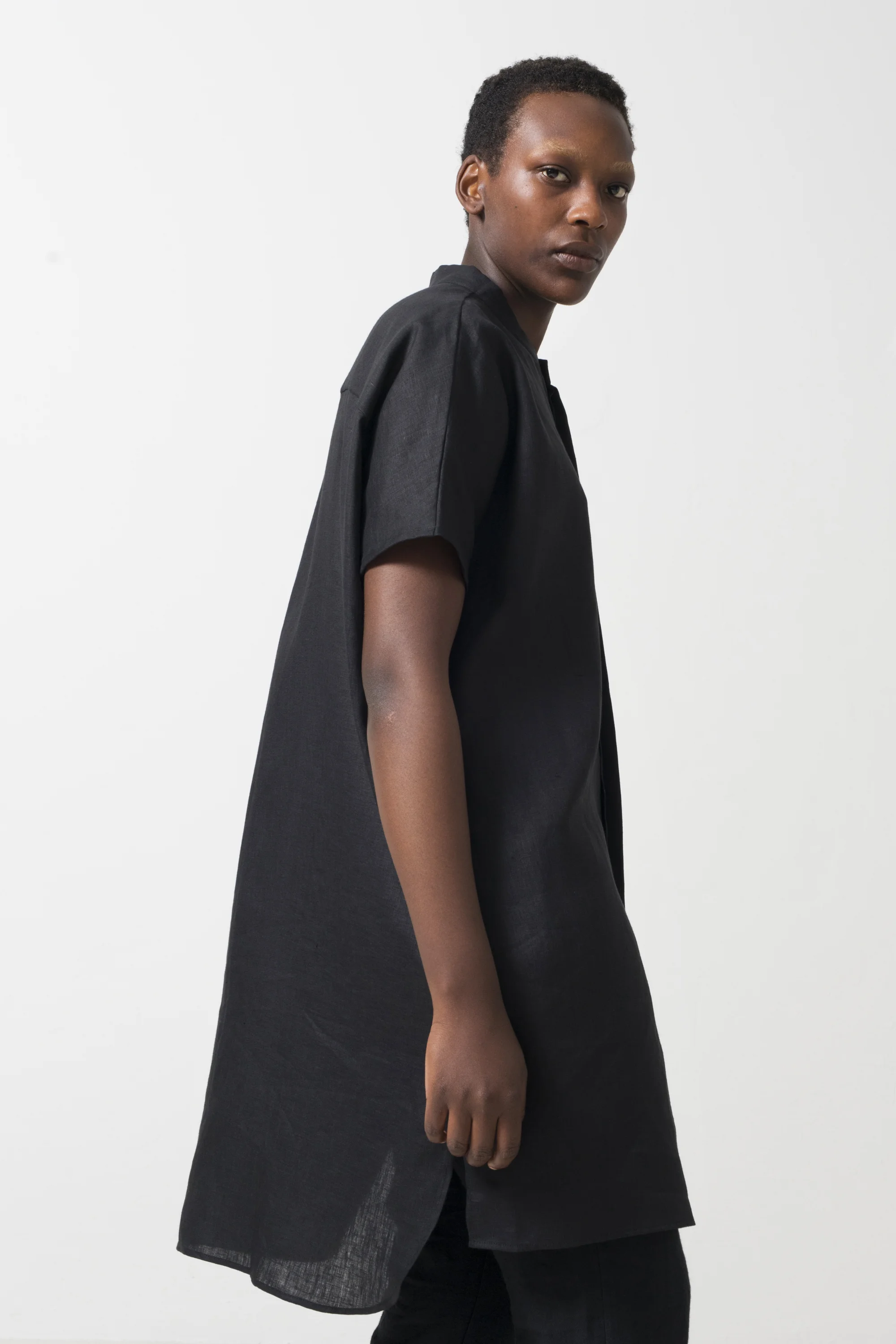 nomen-nescio_420_loose_blouse_SS_2_1.jpg