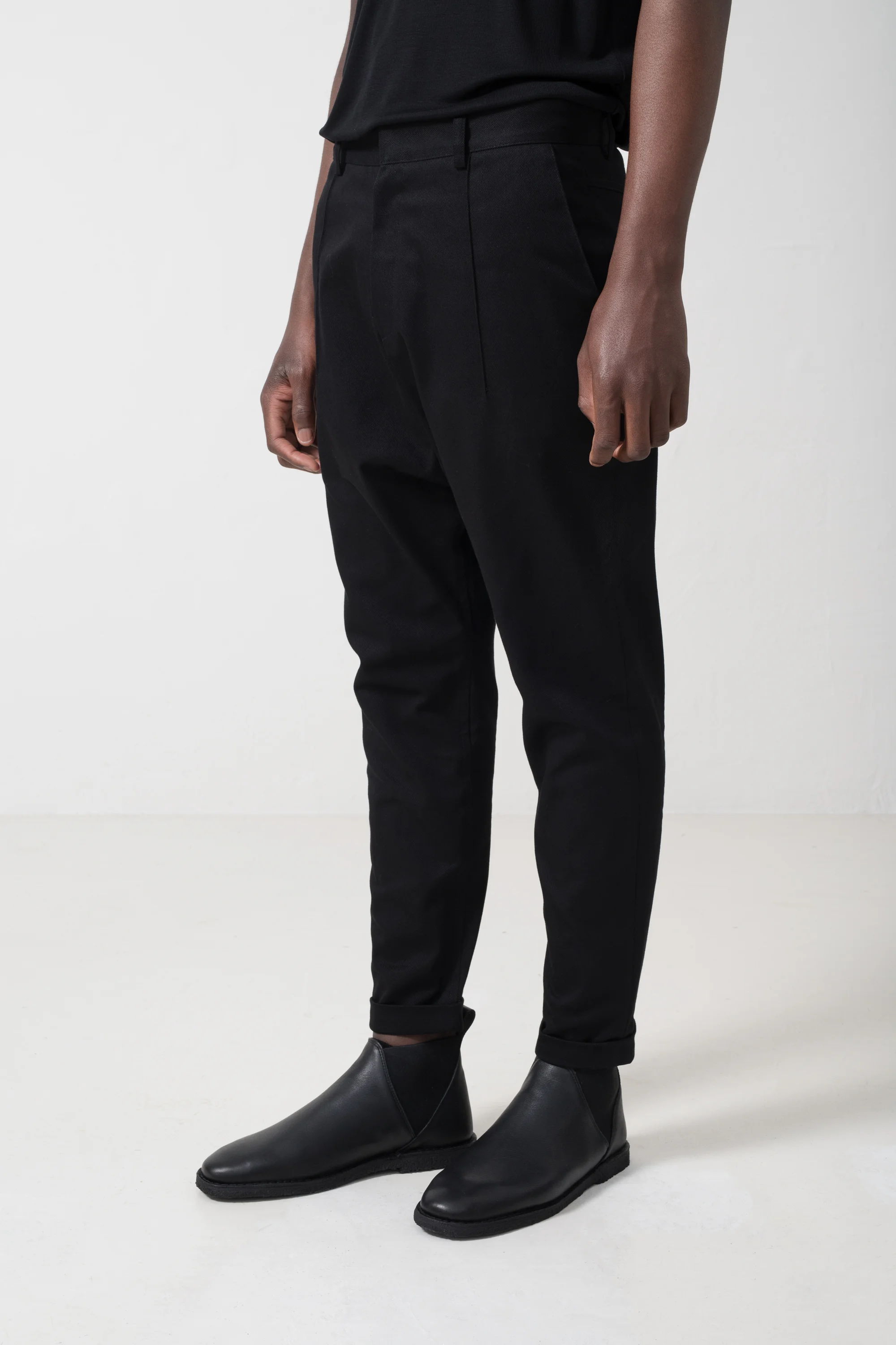 nomen-nescio_206A_loose_trousers_1_1.jpg