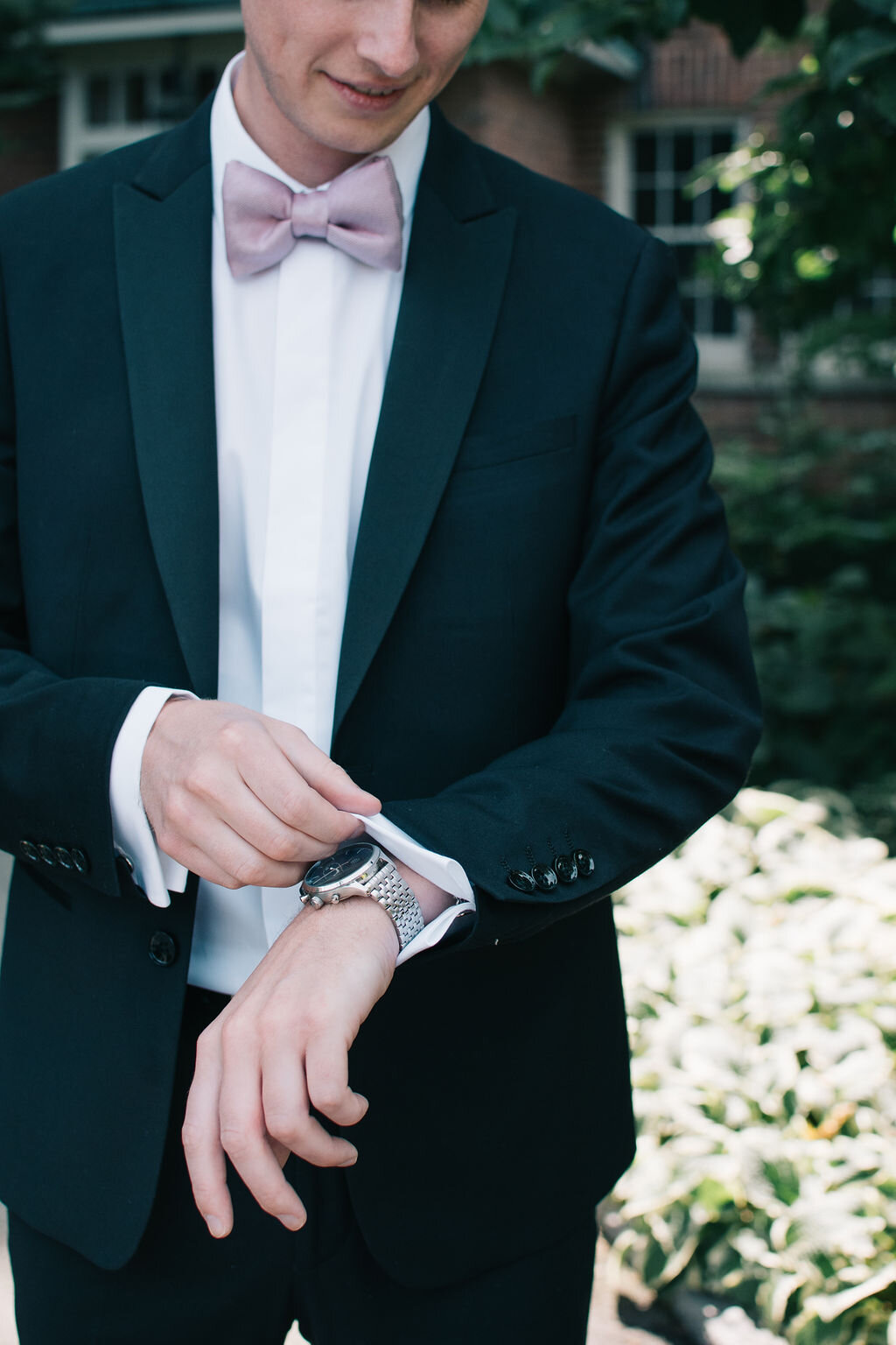 Groom's elegant black tie wedding day style for his Toronto Golf Club wedding day!