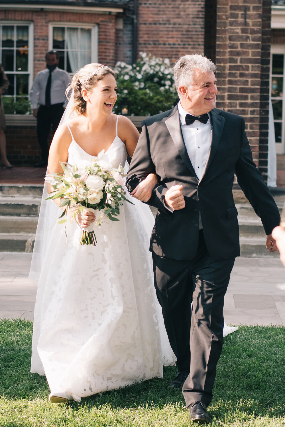 Bride and groom's timeless Toronto Golf Club wedding photographed by Toronto Wedding Photographers, Ugo Photography