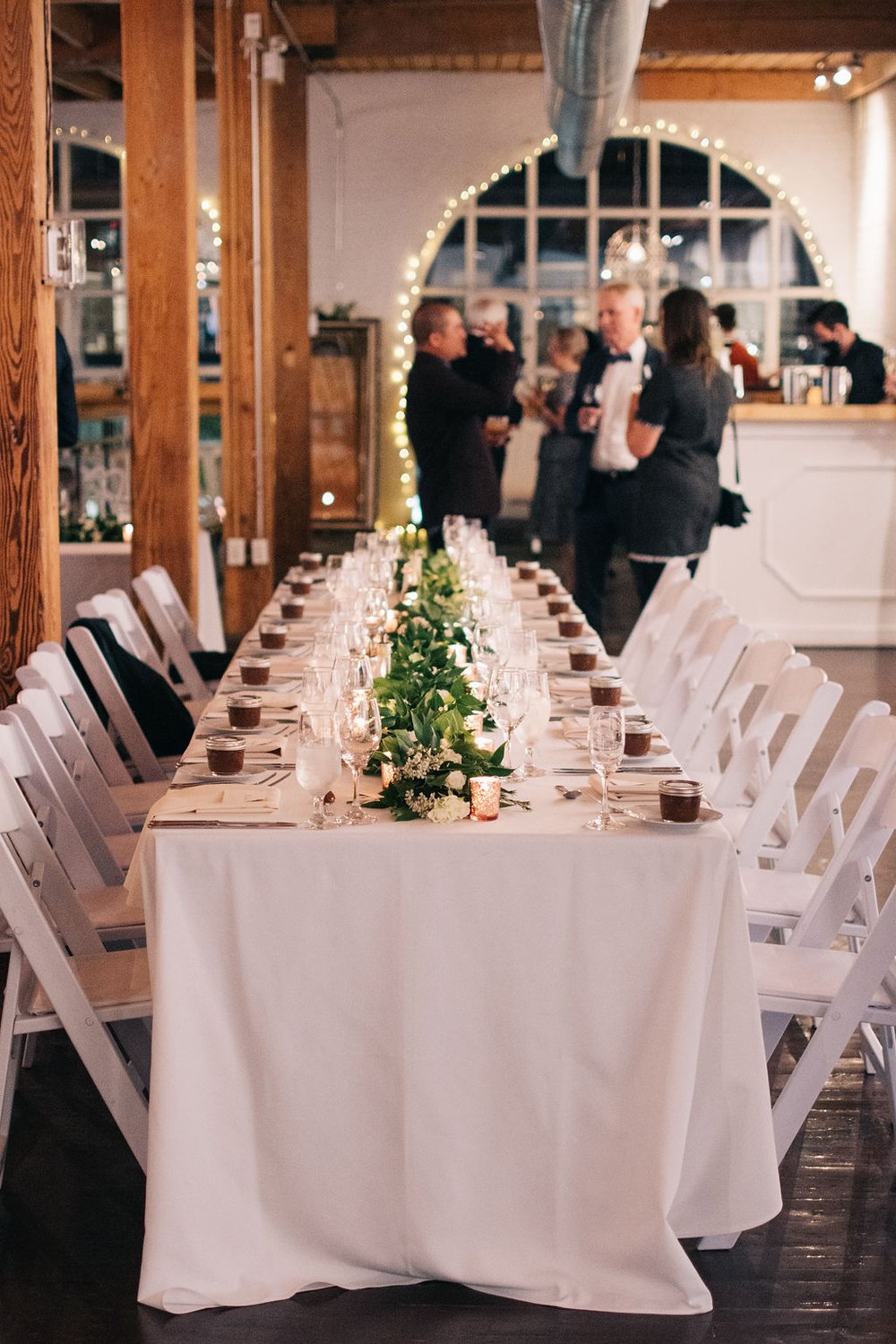 Intimate downtown Toronto wedding reception photographed by Toronto wedding photographers, Ugo Photography