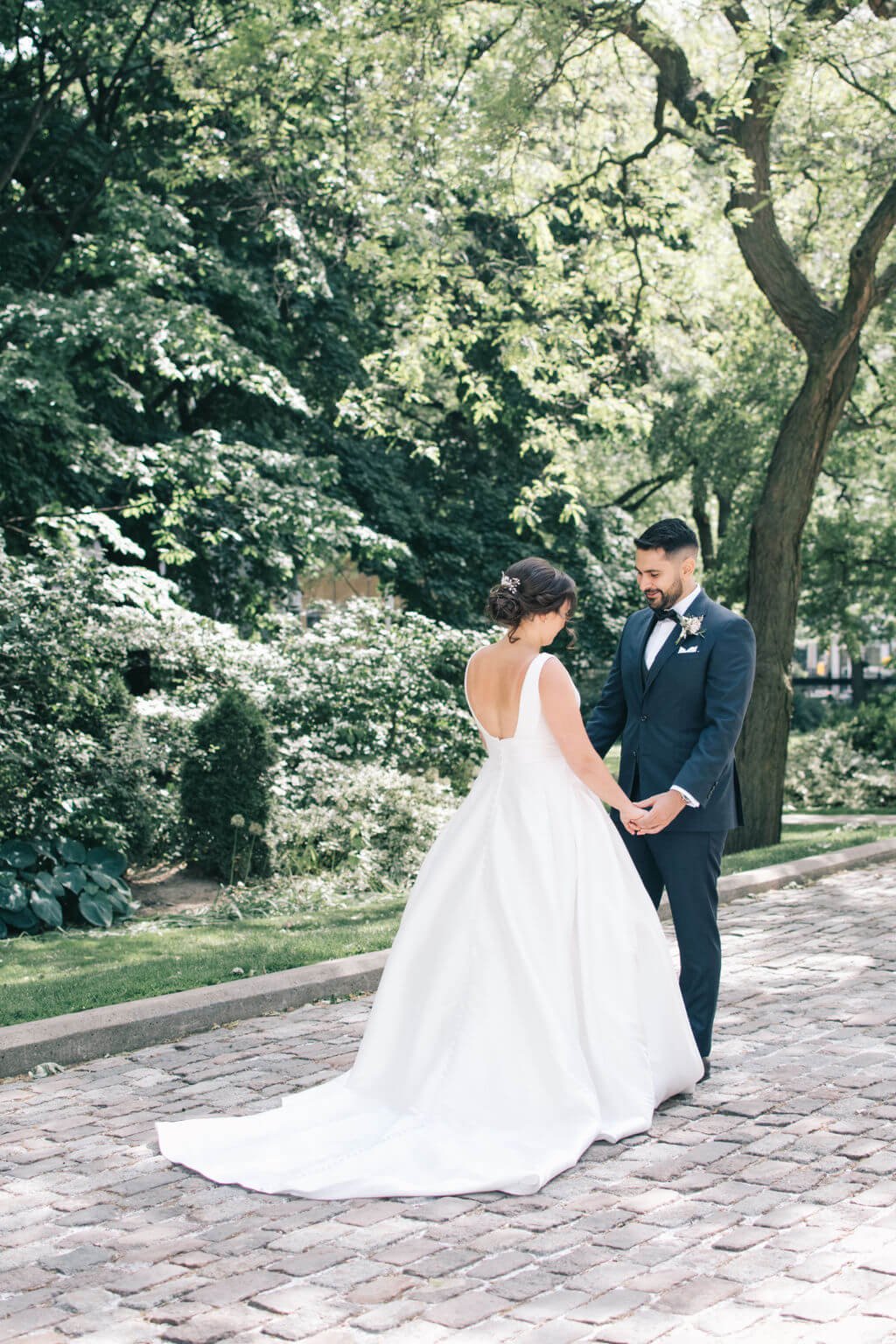 Timeless Toronto wedding photography by Toronto wedding photographers, Ugo Photography
