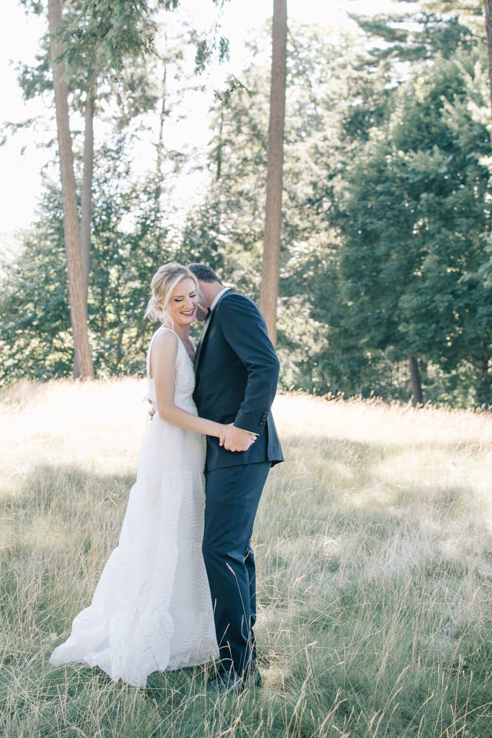 Timeless Toronto Golf Club wedding photographed by Toronto wedding photographers, Ugo Photography