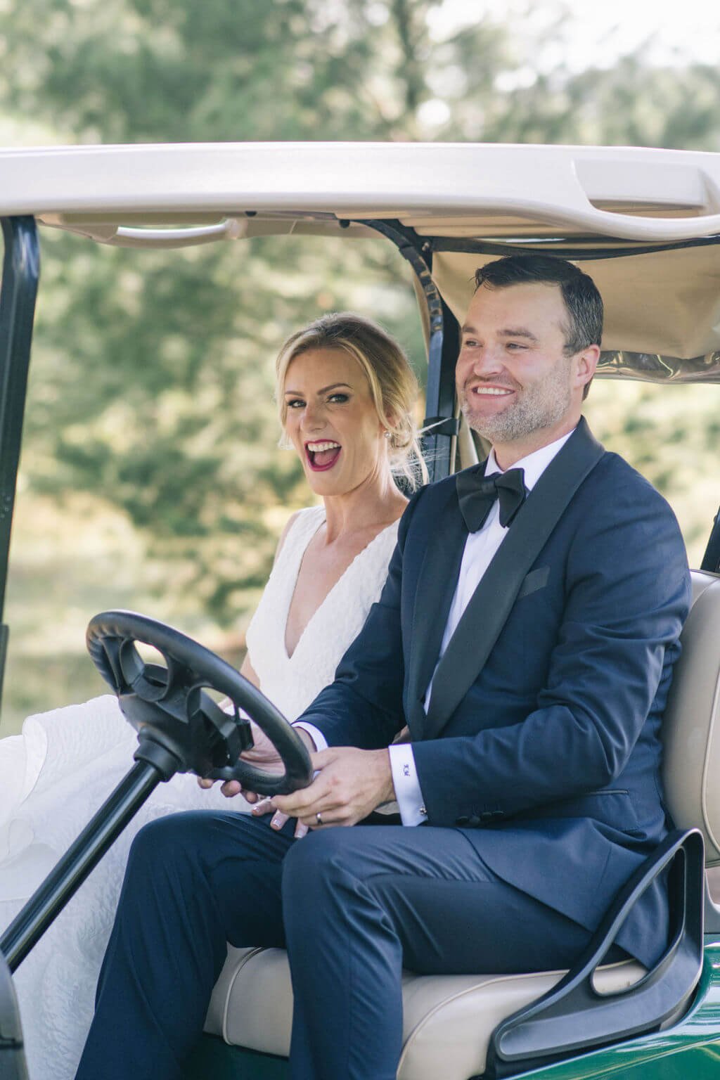 Elegant Toronto Golf Club wedding photographed by Toronto wedding photographers, Ugo Photography