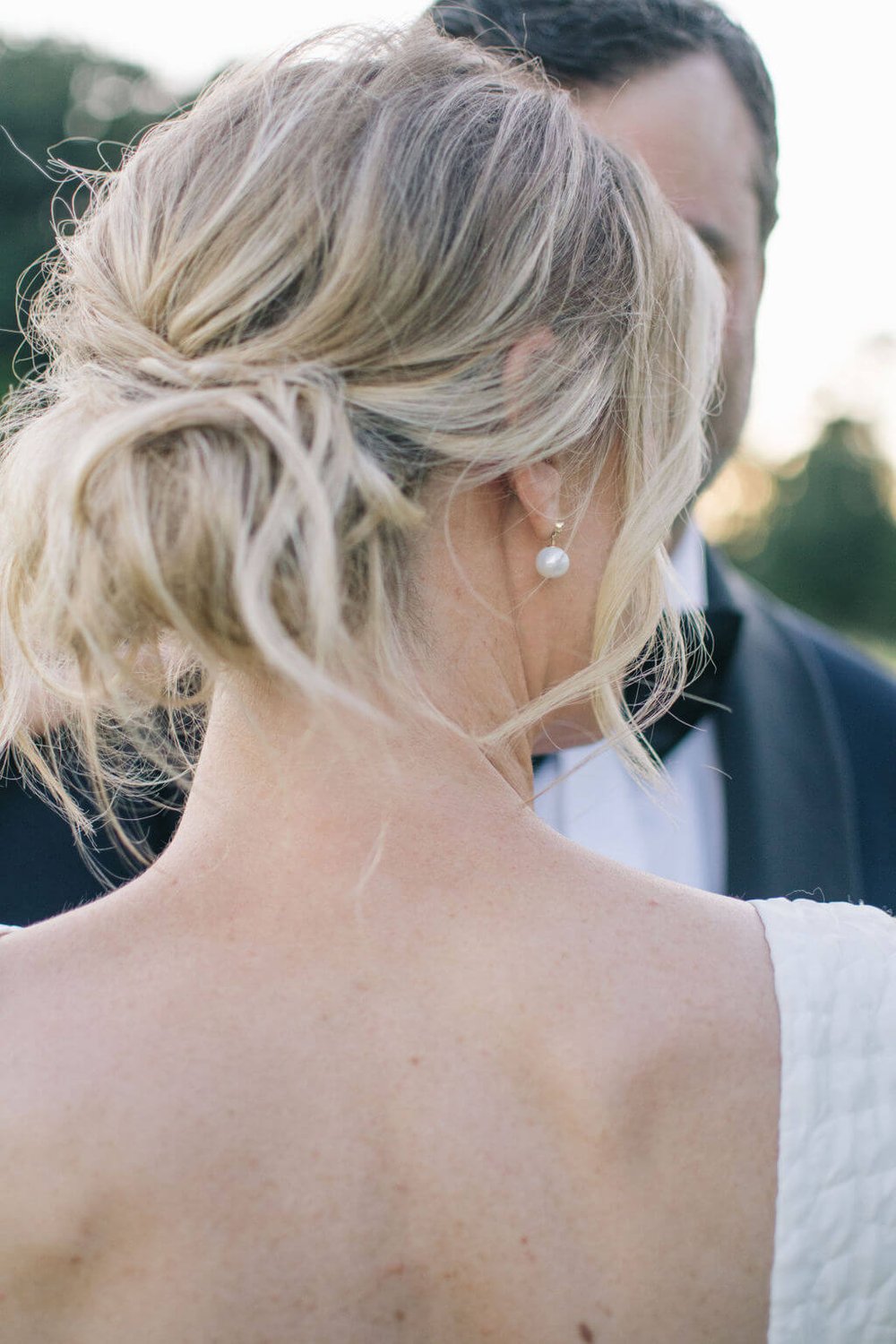 Elegant sunset photographs on couple's wedding day at The Toronto Golf Club