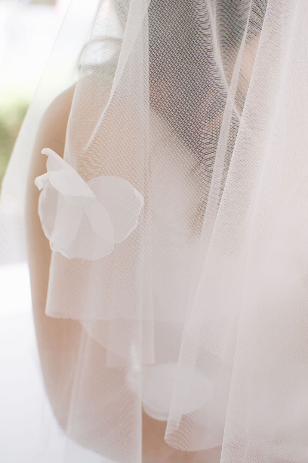 Chic veil for bride's wedding day at The Doctor's House