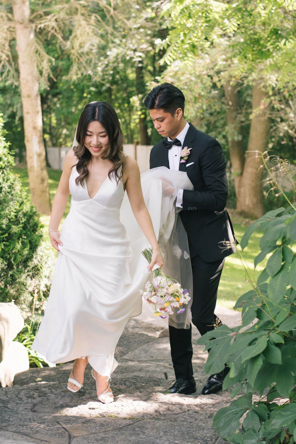 Chic and modern summer wedding at The Doctor's House