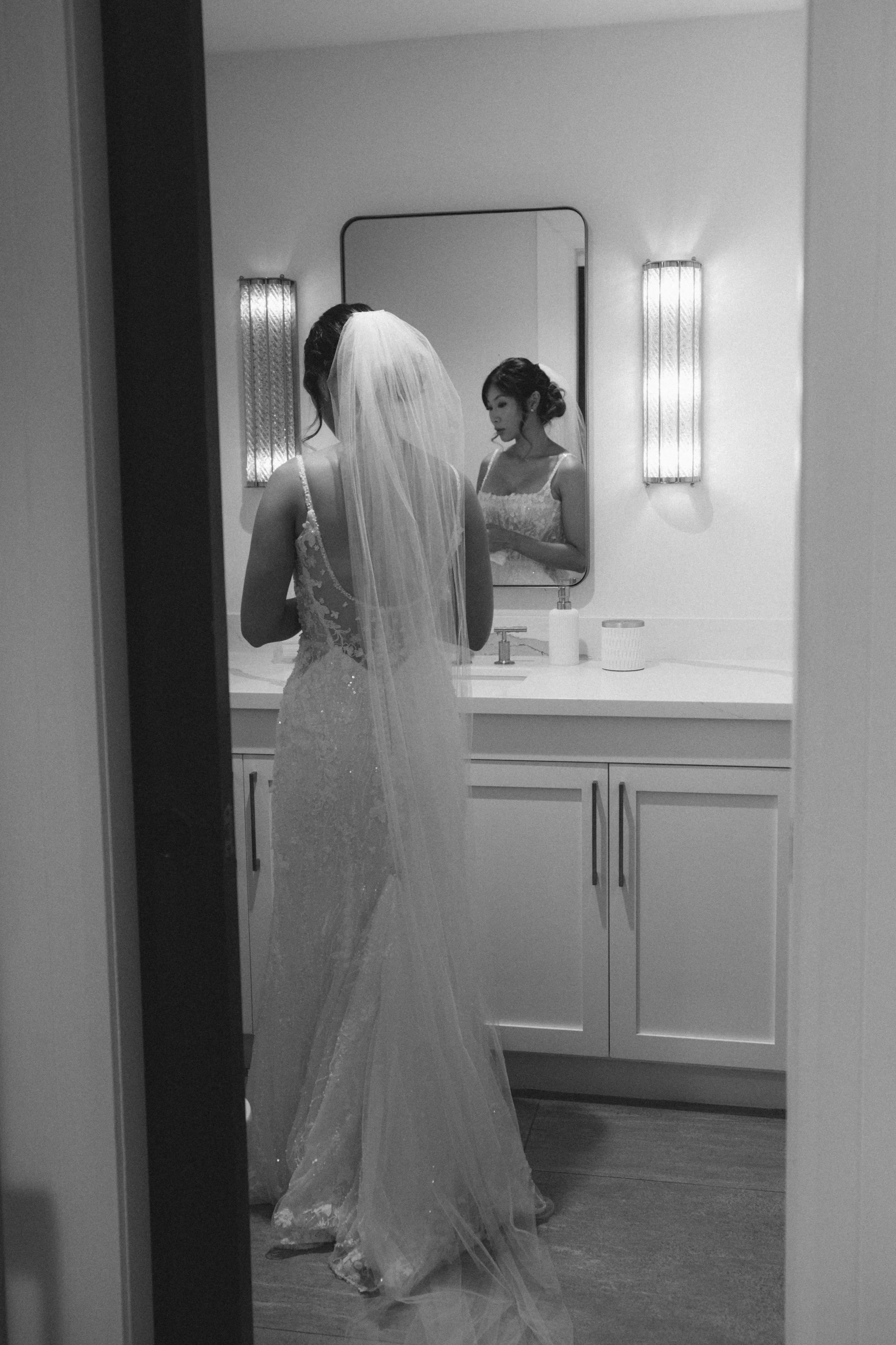 Modern wedding photography by Toronto wedding photographers, Ugo Photography